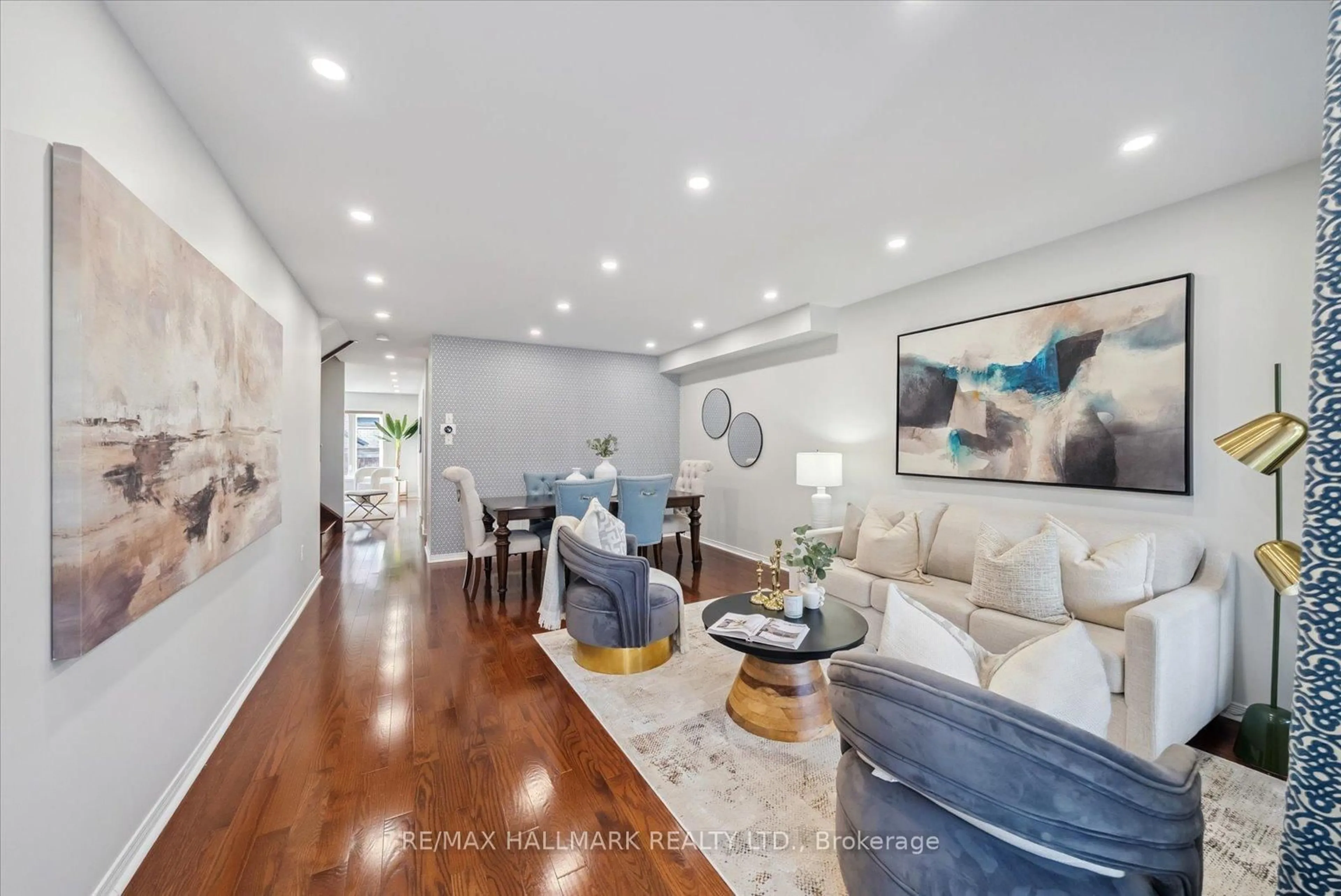 Living room with furniture, wood/laminate floor for 8 Westcliffe Cres, Richmond Hill Ontario L4E 0S1