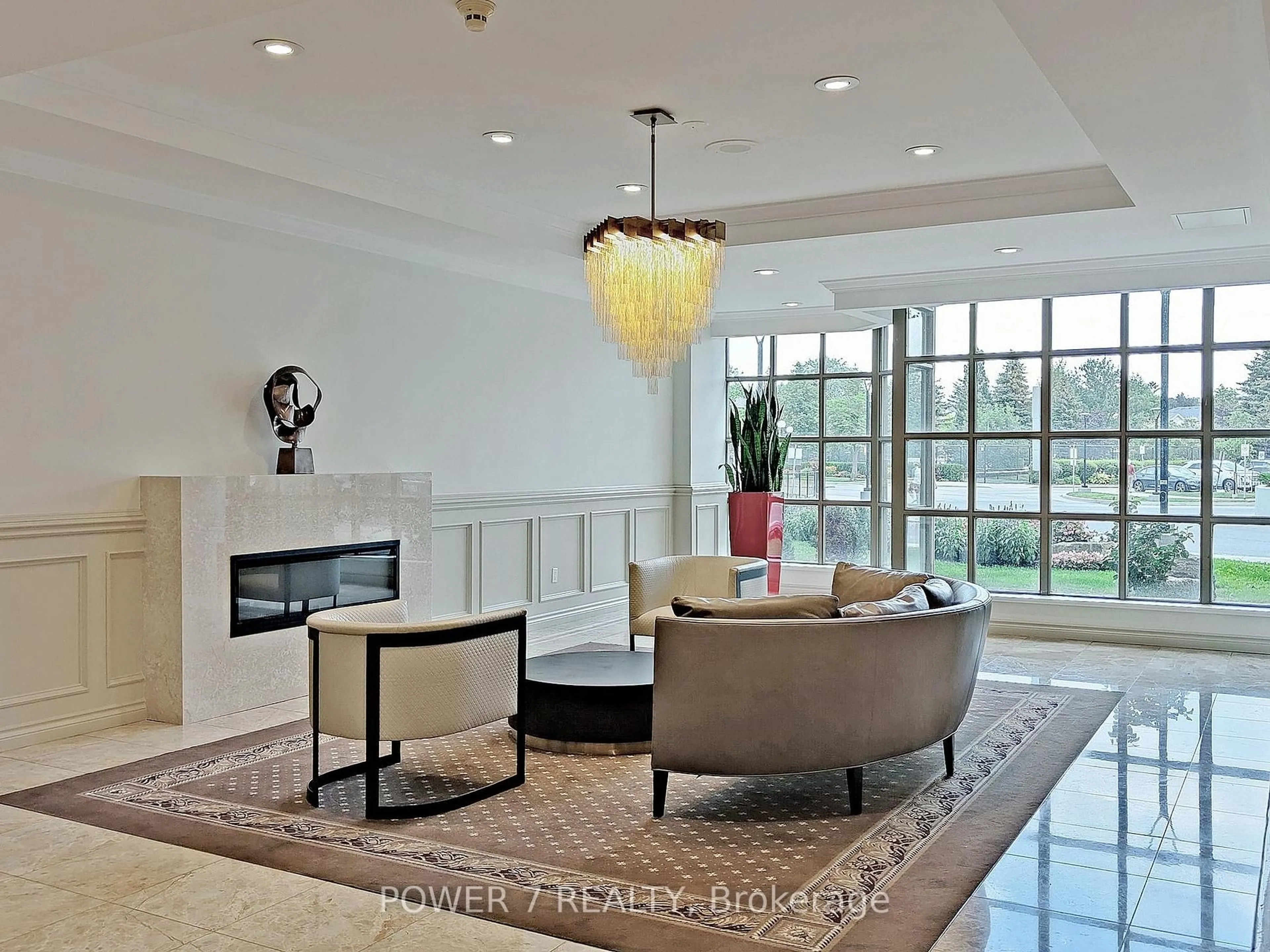 Indoor foyer for 7 Townsgate Dr #1603, Vaughan Ontario L4J 7Z9