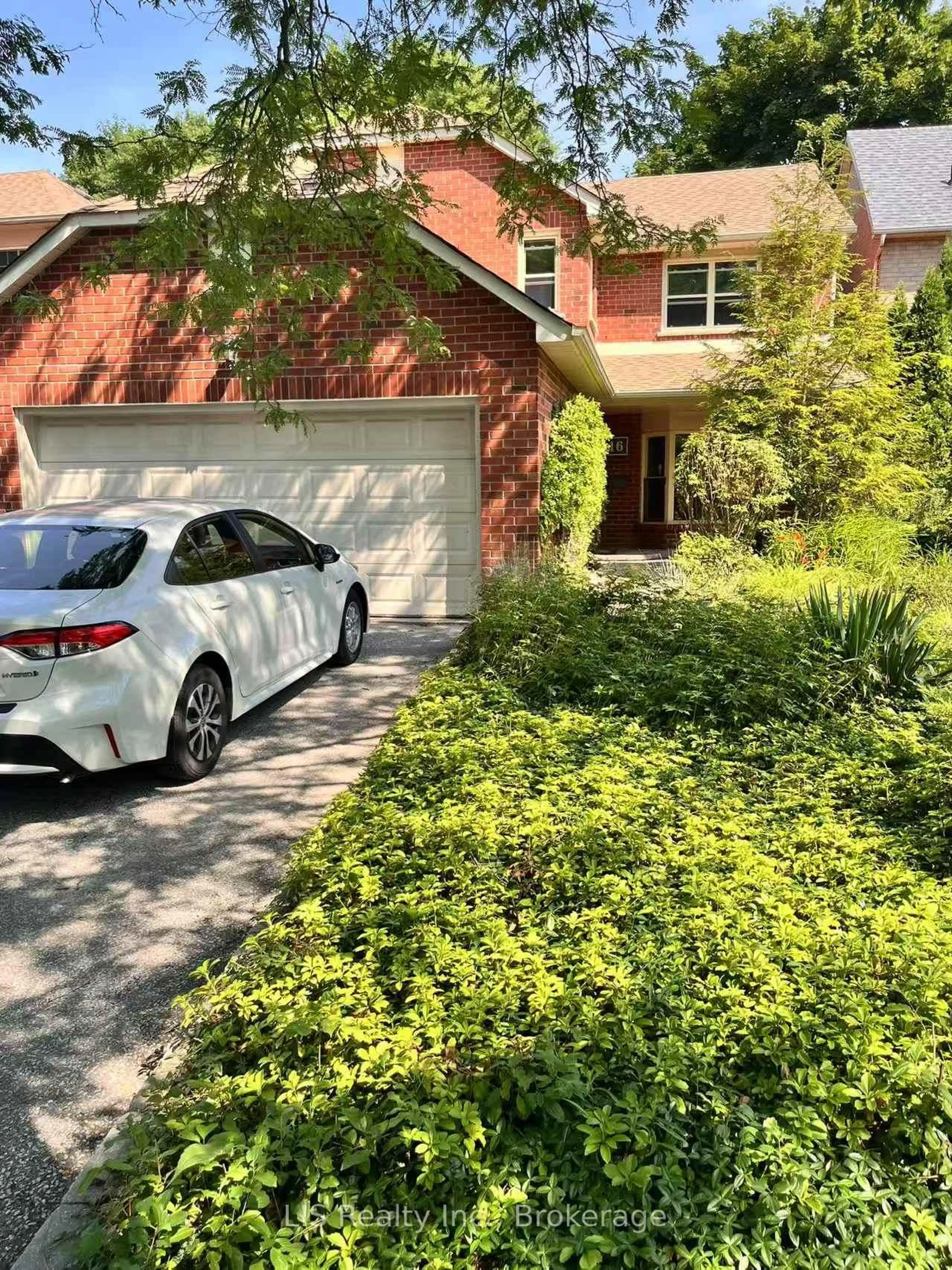 Unknown for 16 Murdock Ave, Aurora Ontario L4G 5E5