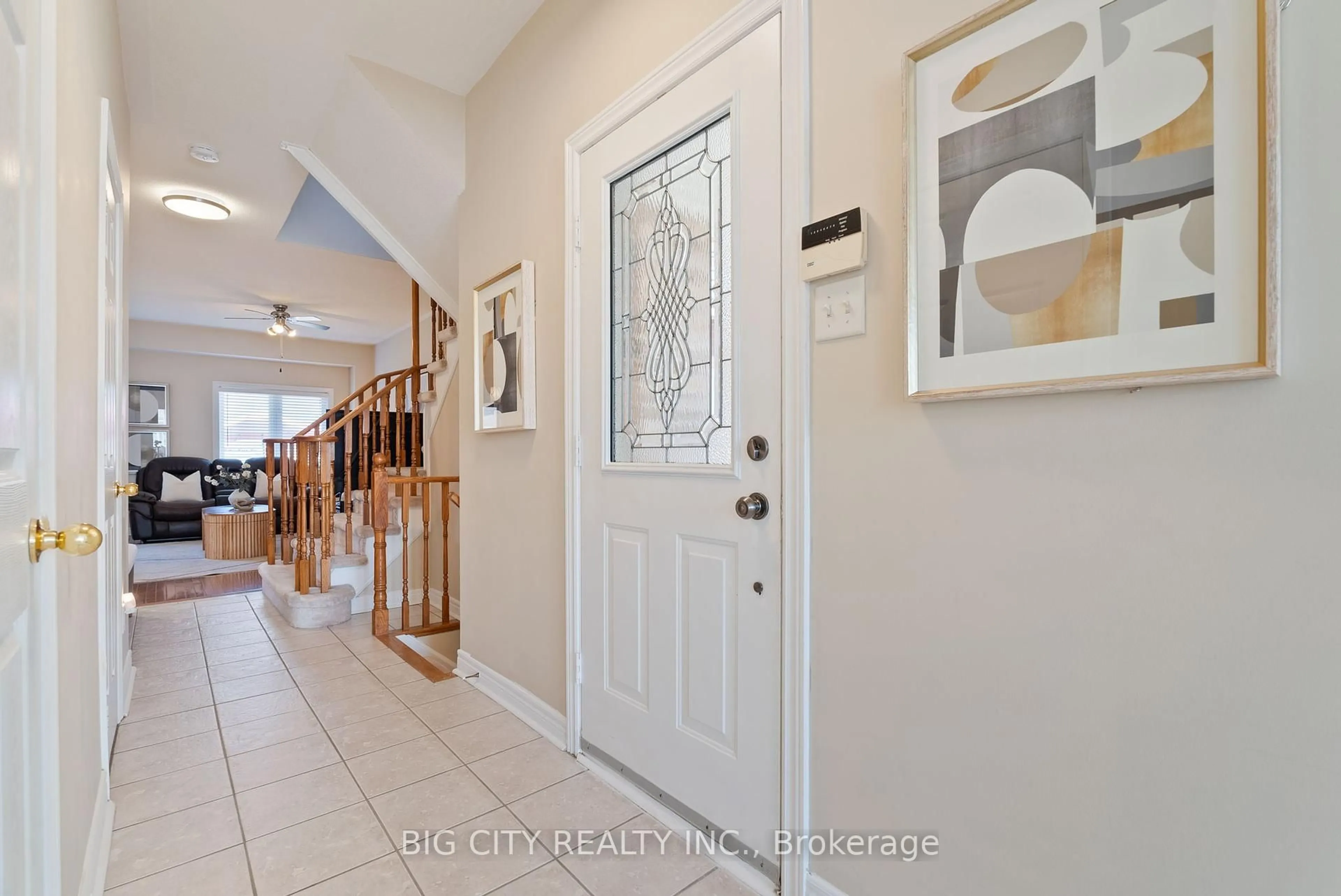 Indoor entryway for 98 Riverlands Ave, Markham Ontario L6B 1B6