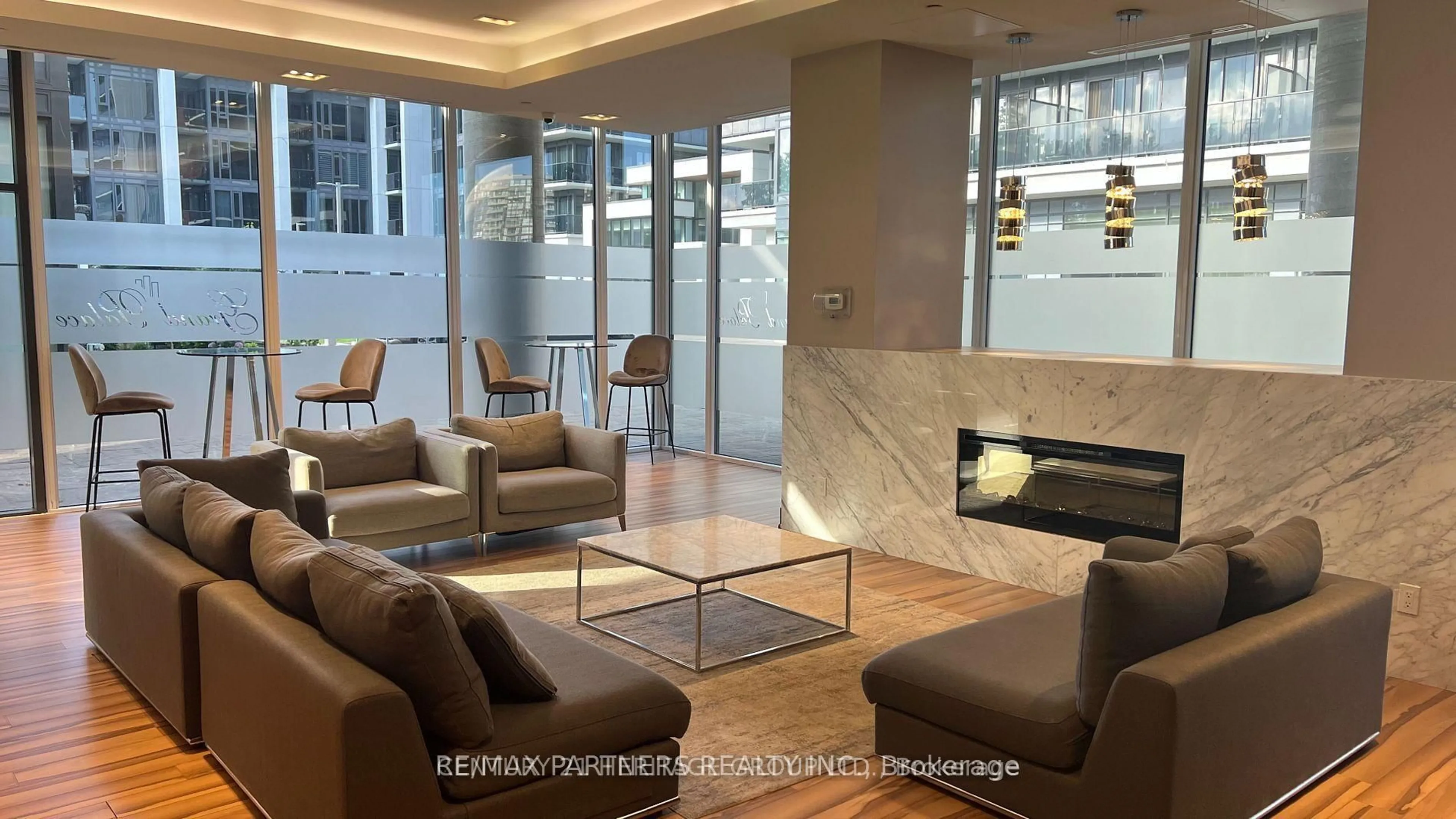 Lobby for 9618 Yonge St #607, Richmond Hill Ontario L4C 0X5