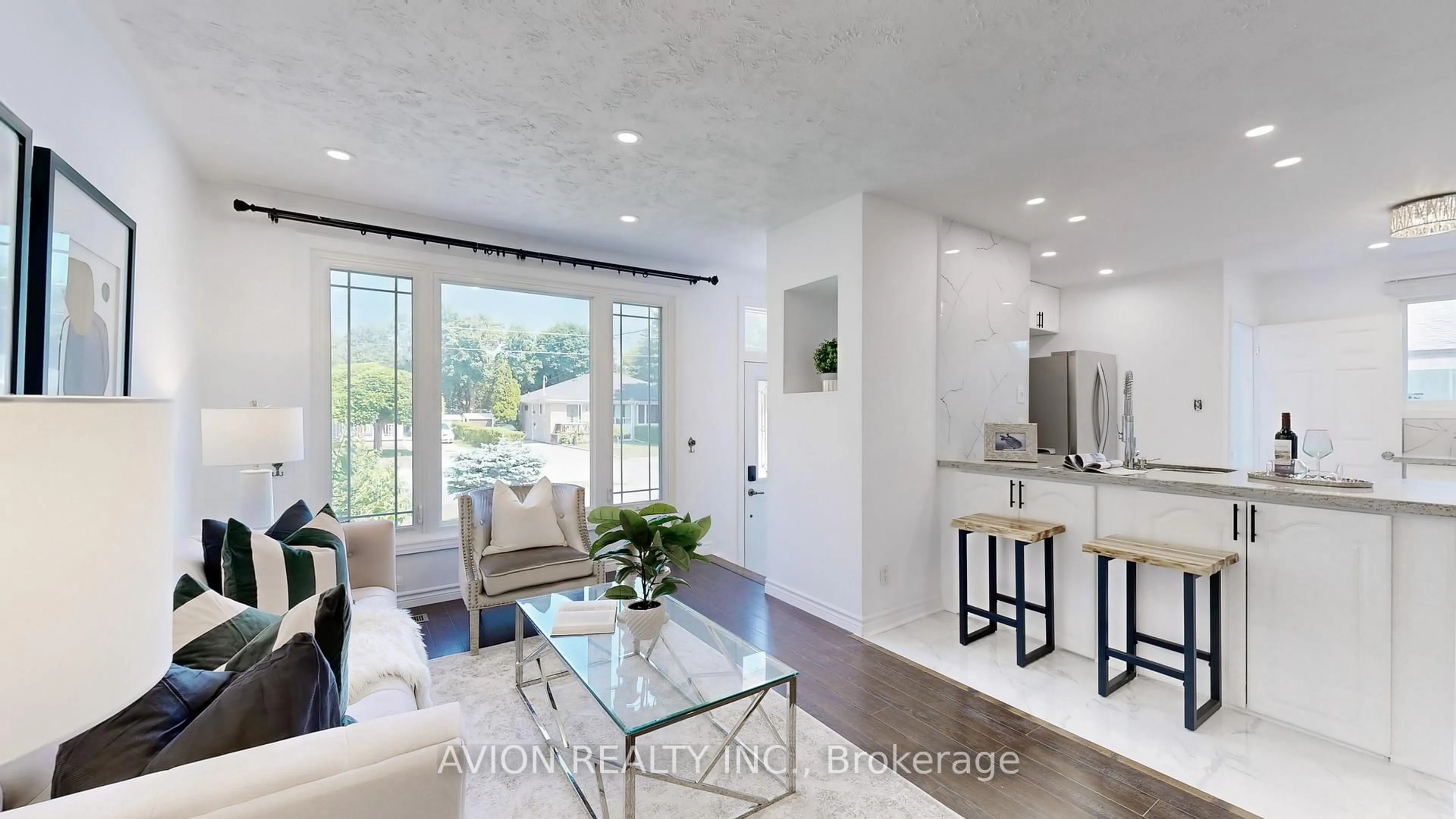 Open concept kitchen, unknown for 246 Beechy Dr, Richmond Hill Ontario L4C 2X7