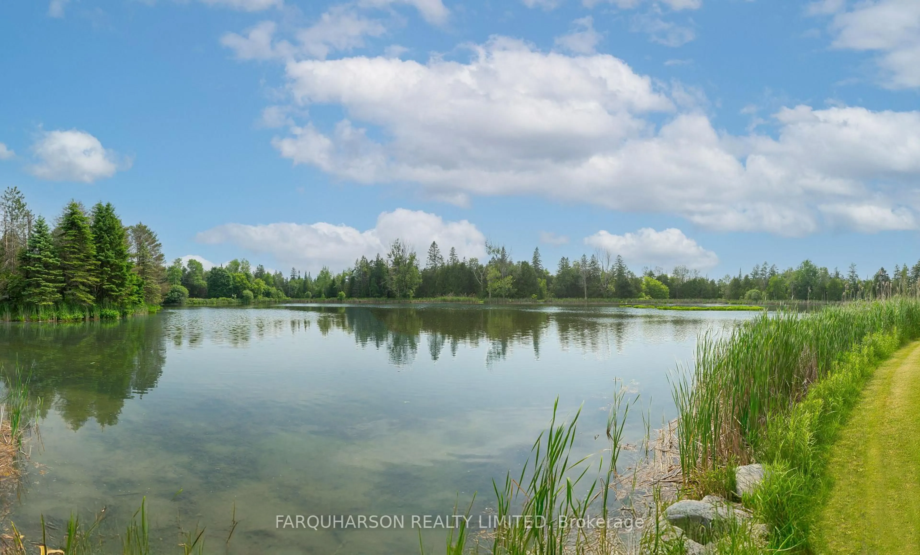 Blurry image for 360 Ashworth Rd, Uxbridge Ontario L0E 1T0