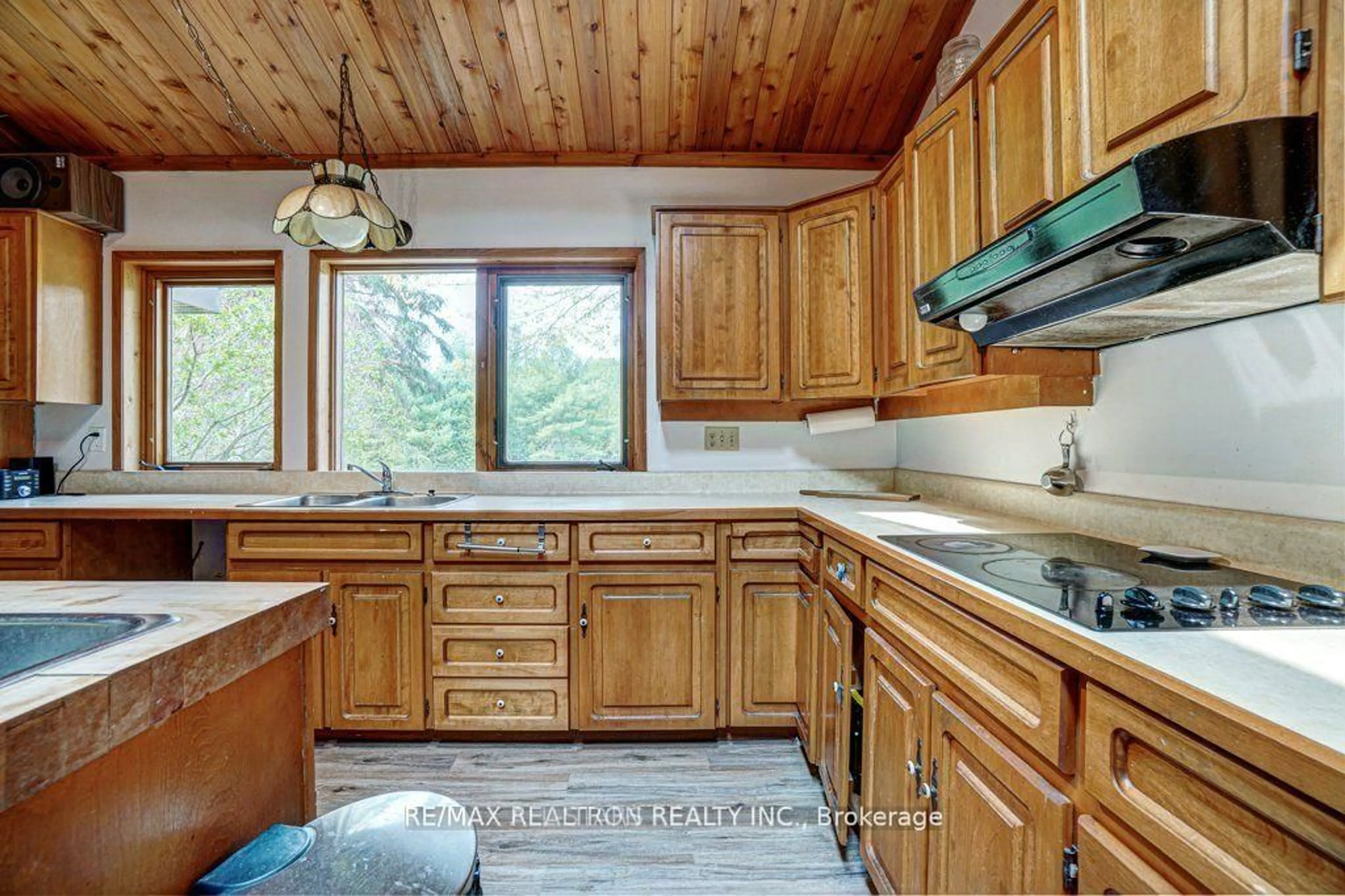 Standard kitchen, unknown for 335 Ashworth Rd, Uxbridge Ontario L0E 1T0