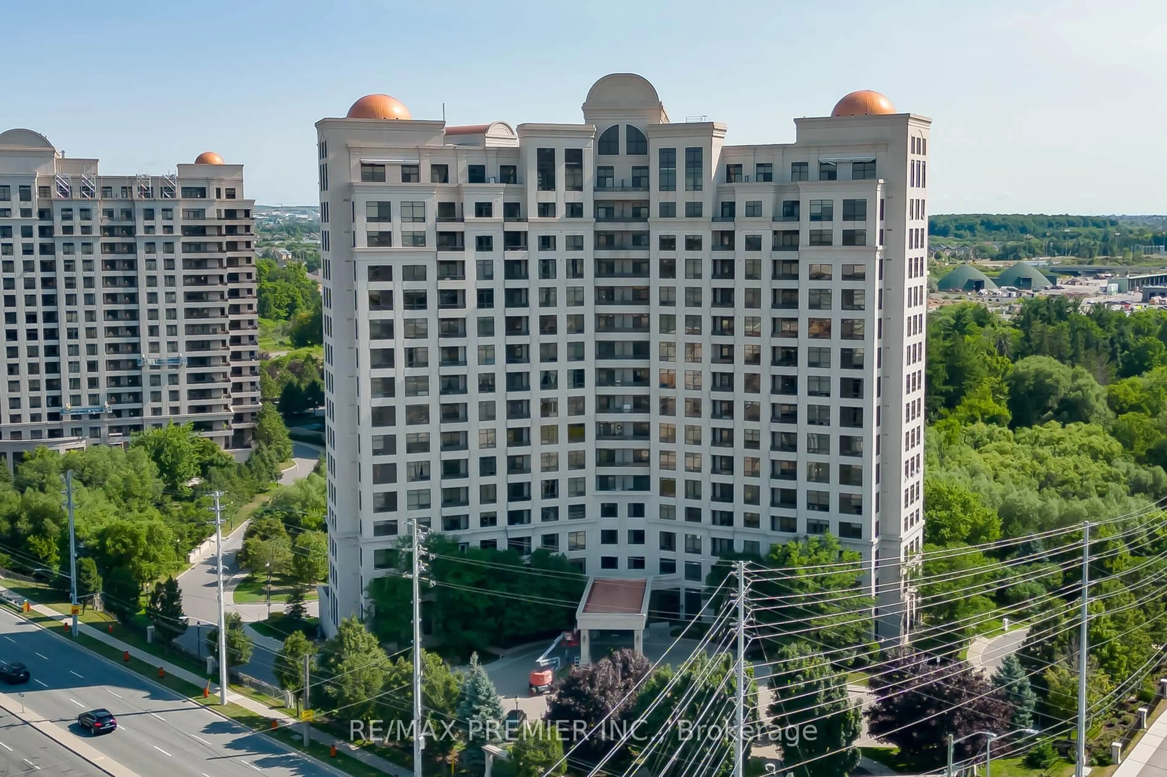 A pic from outside/outdoor area/front of a property/back of a property/a pic from drone, city buildings view from balcony for 9225 Jane St #309, Vaughan Ontario L6A 0J7
