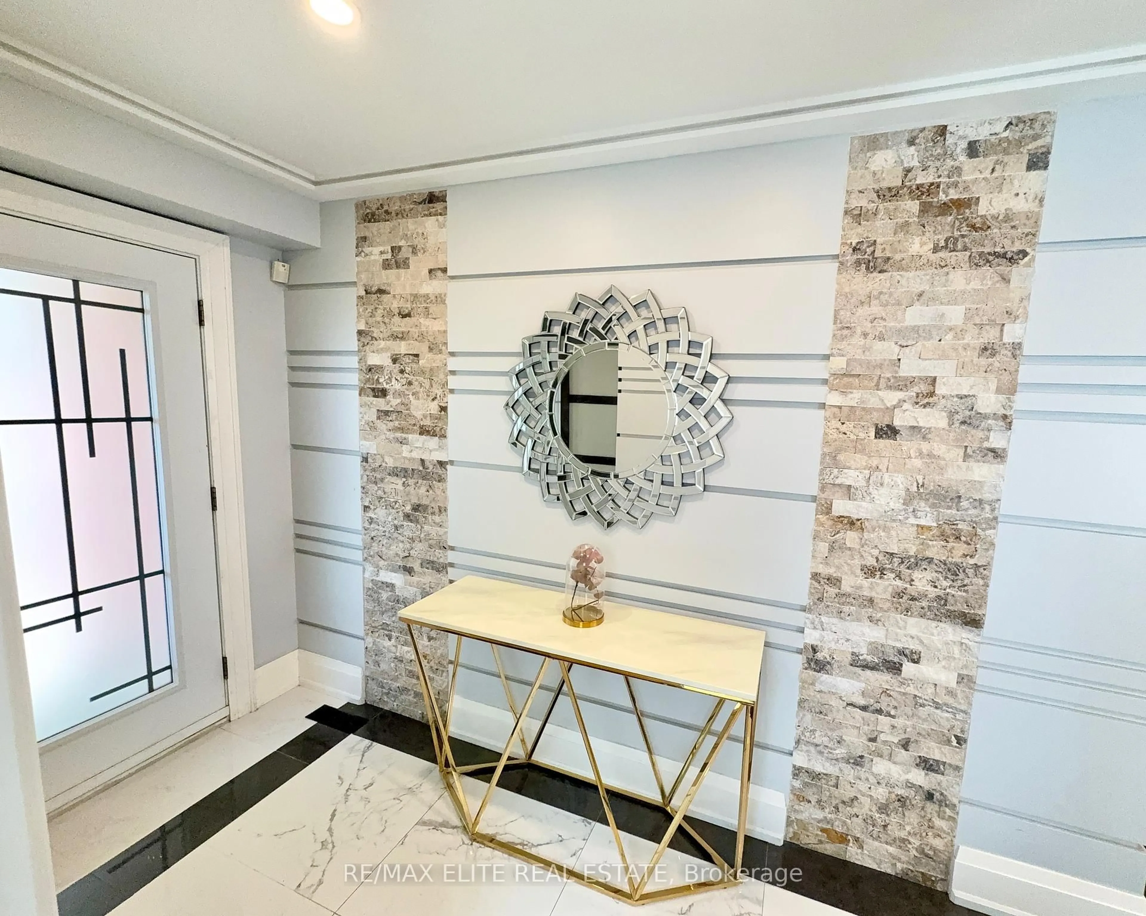 Indoor entryway for 7 Love Run Rd, Vaughan Ontario L6A 3M2