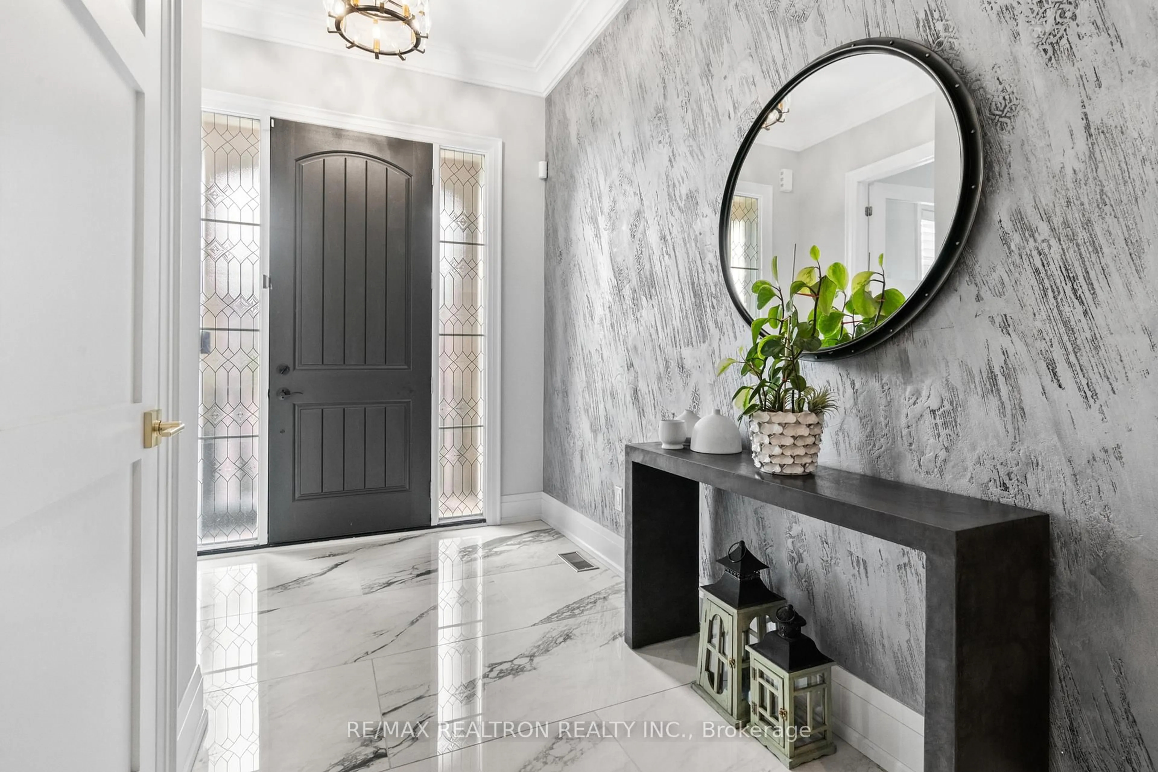 Indoor entryway for 26 Aspy Crt, Vaughan Ontario L6A 4X8