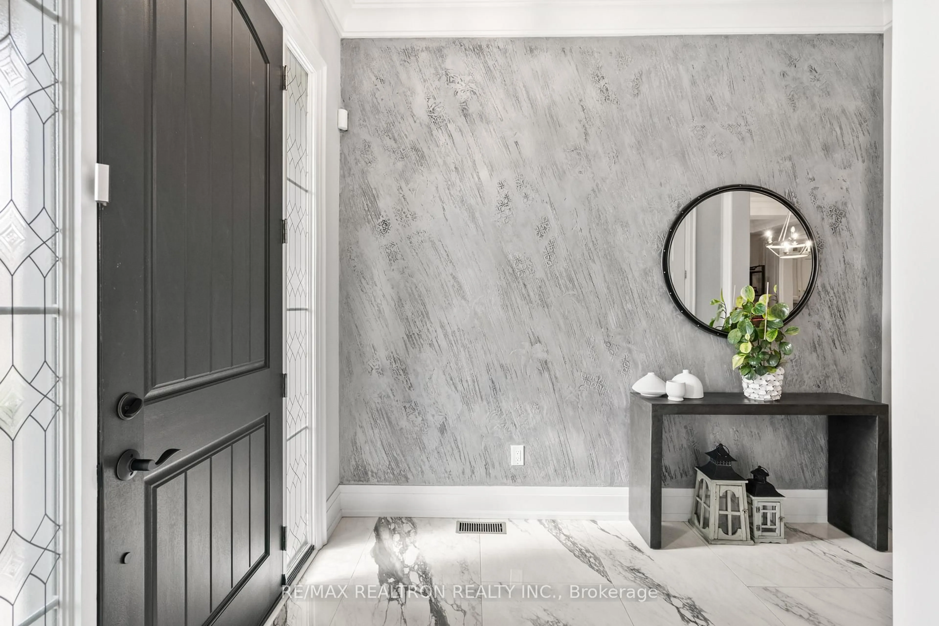 Indoor entryway for 26 Aspy Crt, Vaughan Ontario L6A 4X8