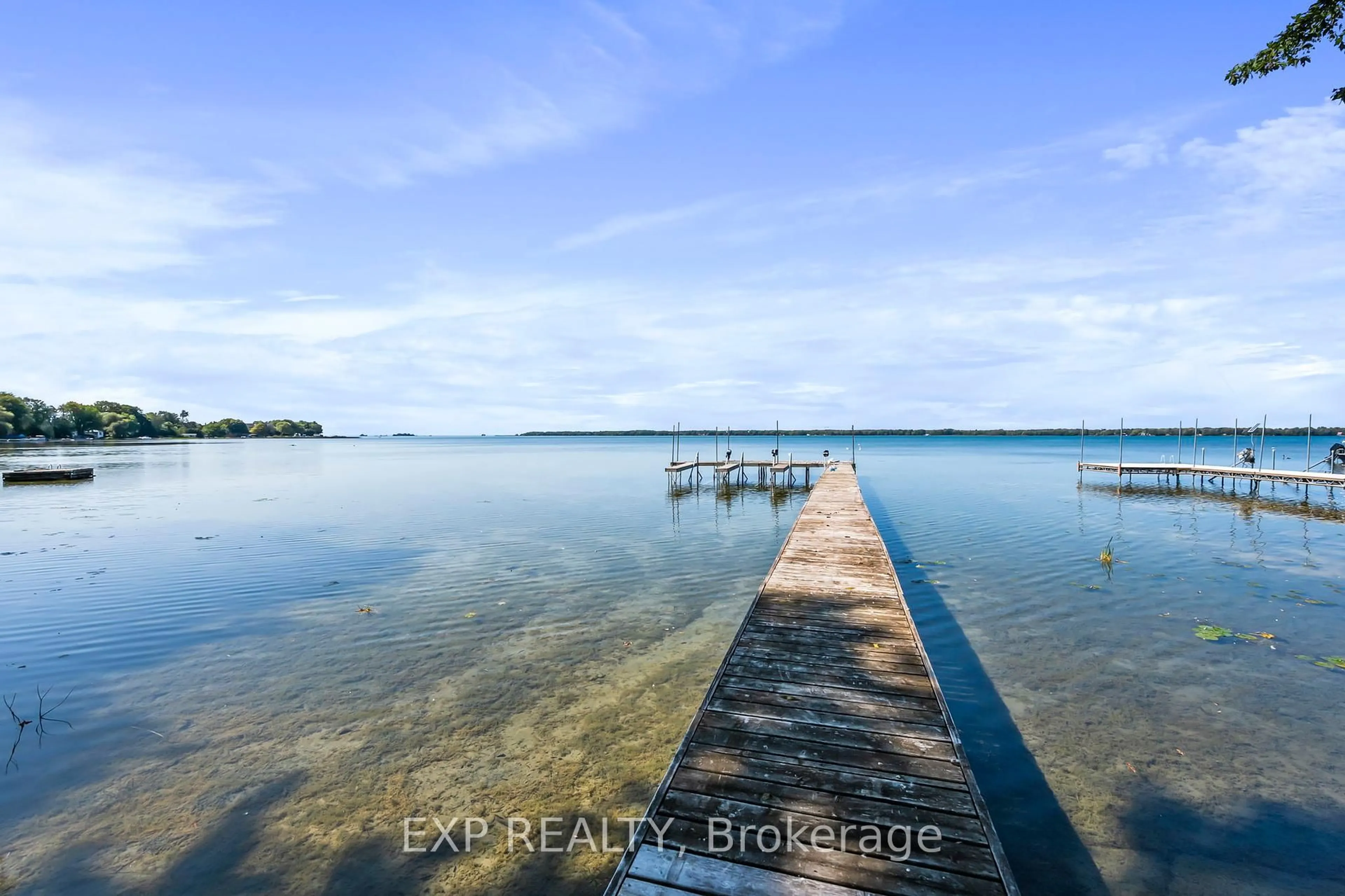 Blurry image for 582 Duclos Point Rd, Georgina Ontario L0E 1N0