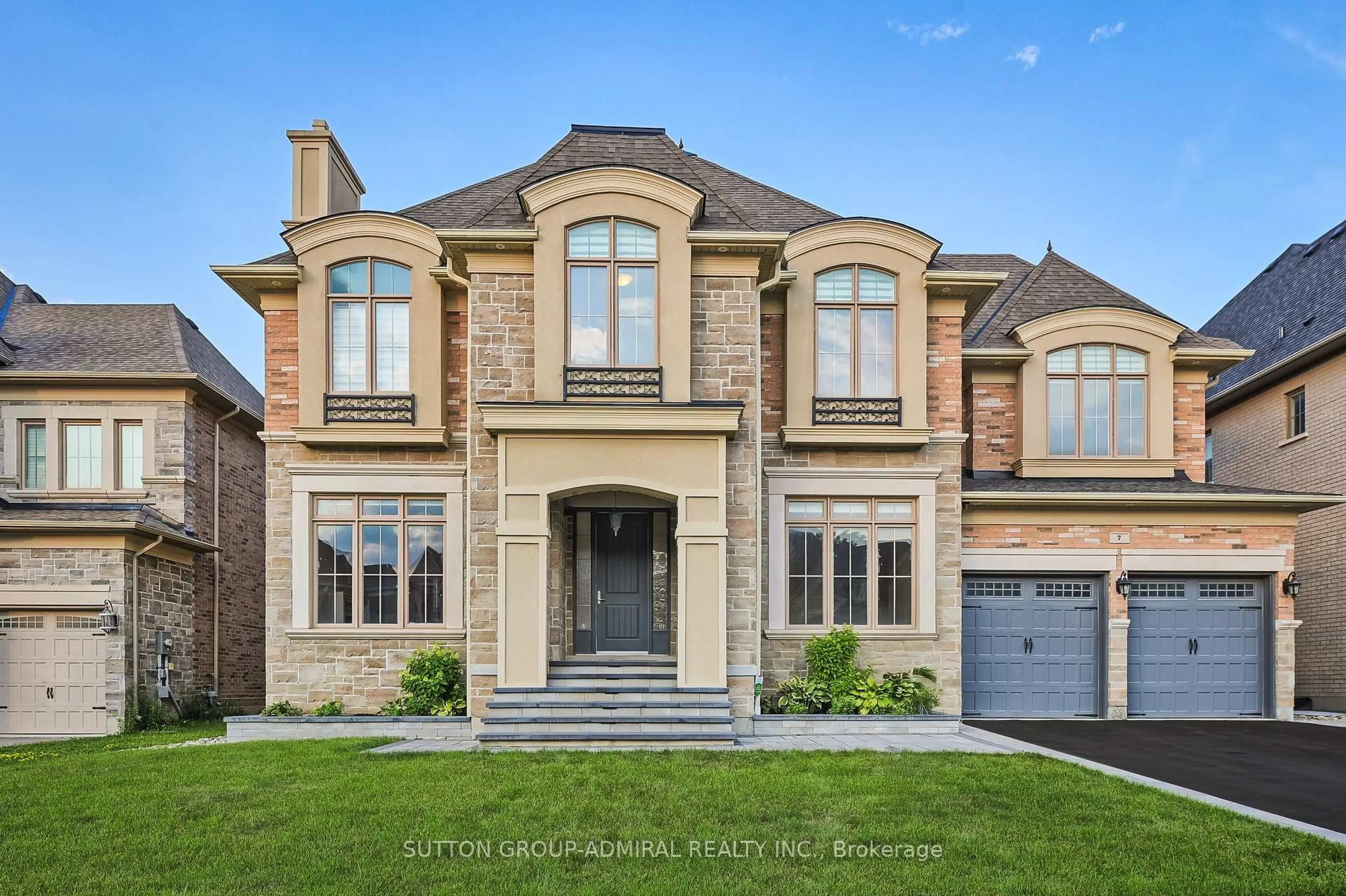 Home with brick exterior material, street for 7 Kinghorn Rd, King Ontario L7B 0M8