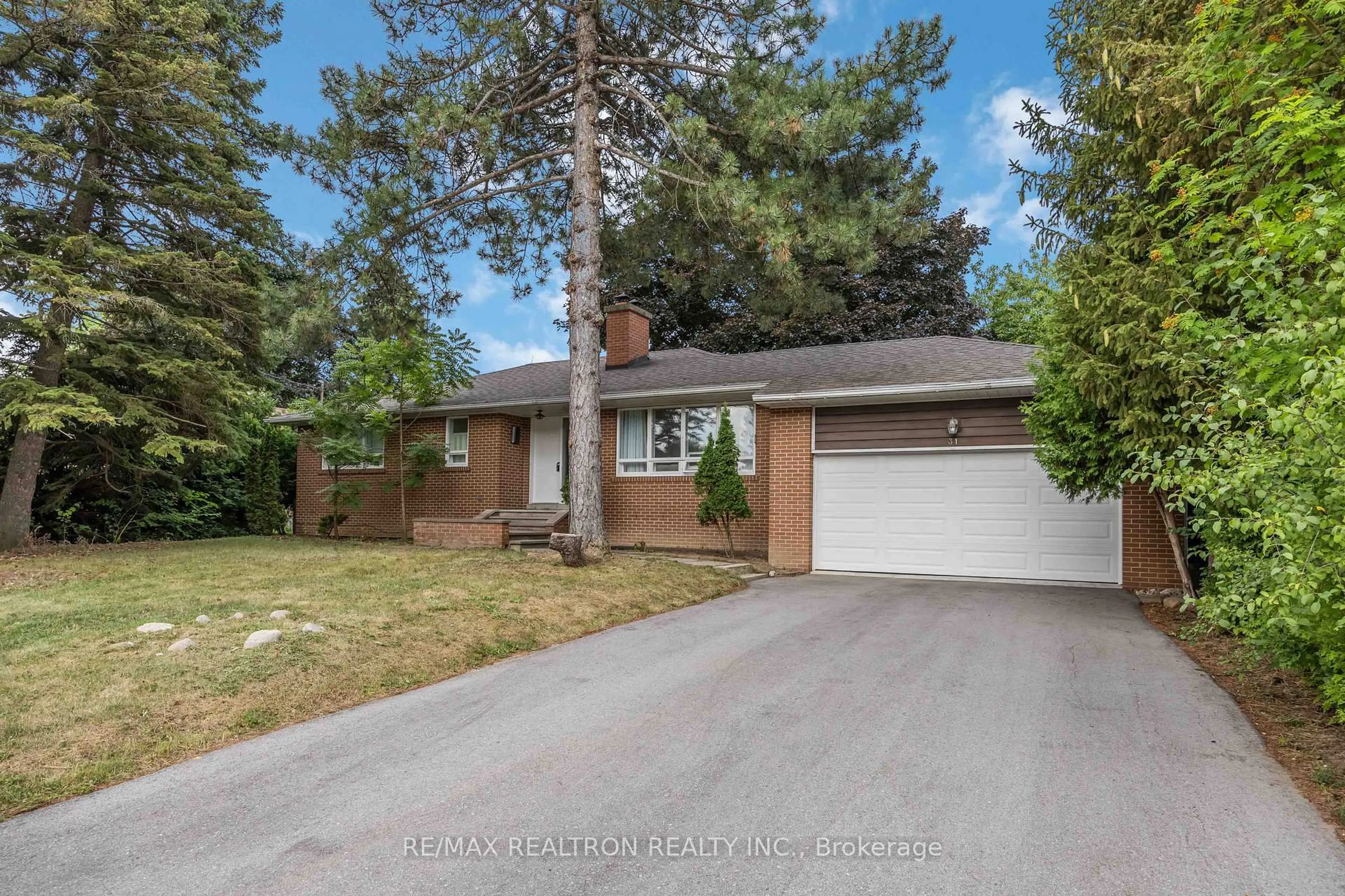 Home with brick exterior material, street for 31 Orlon Cres, Richmond Hill Ontario L4C 6S3