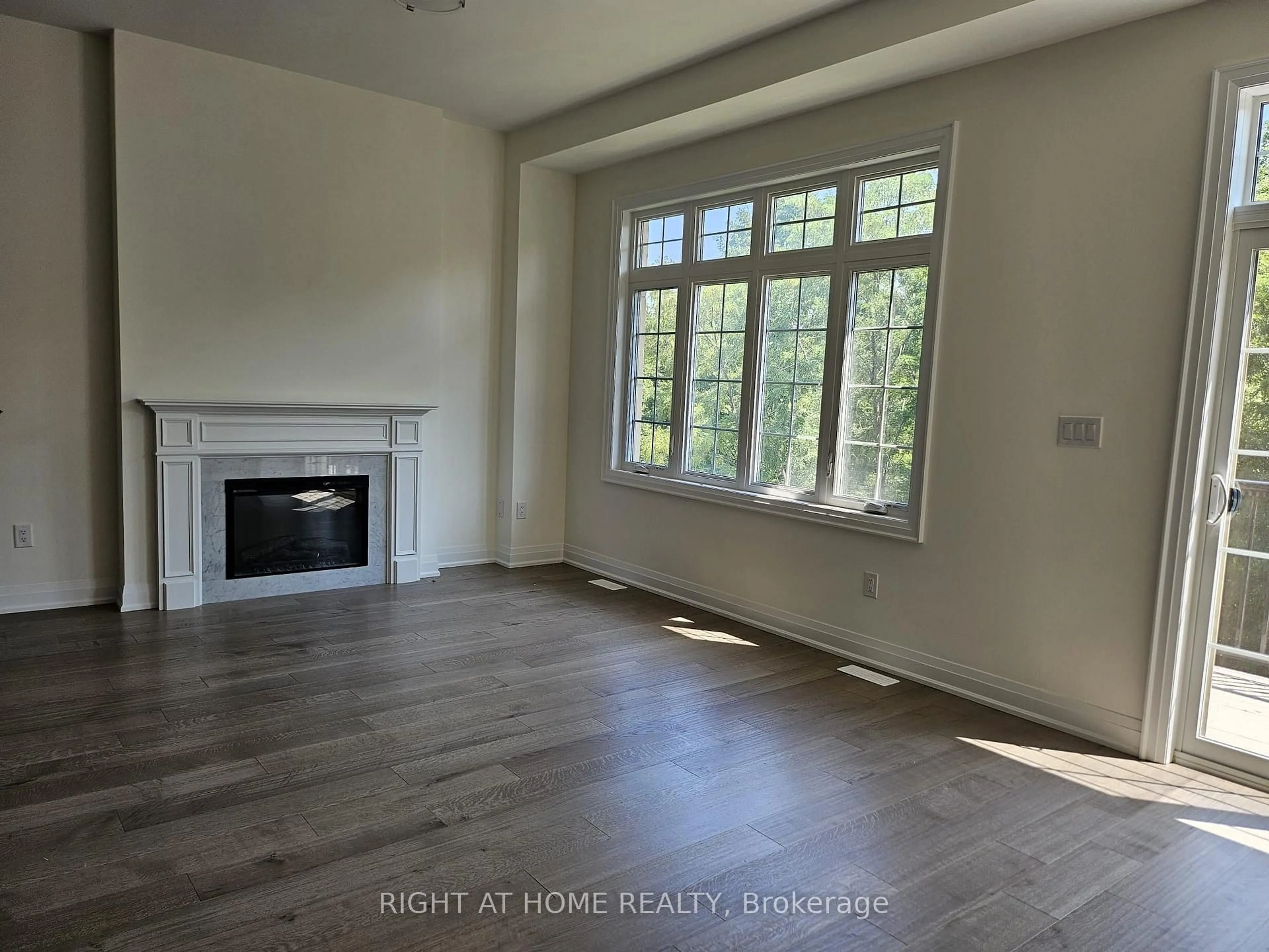 A pic of a room for 33 West Village Lane, Markham Ontario L6C 3L5