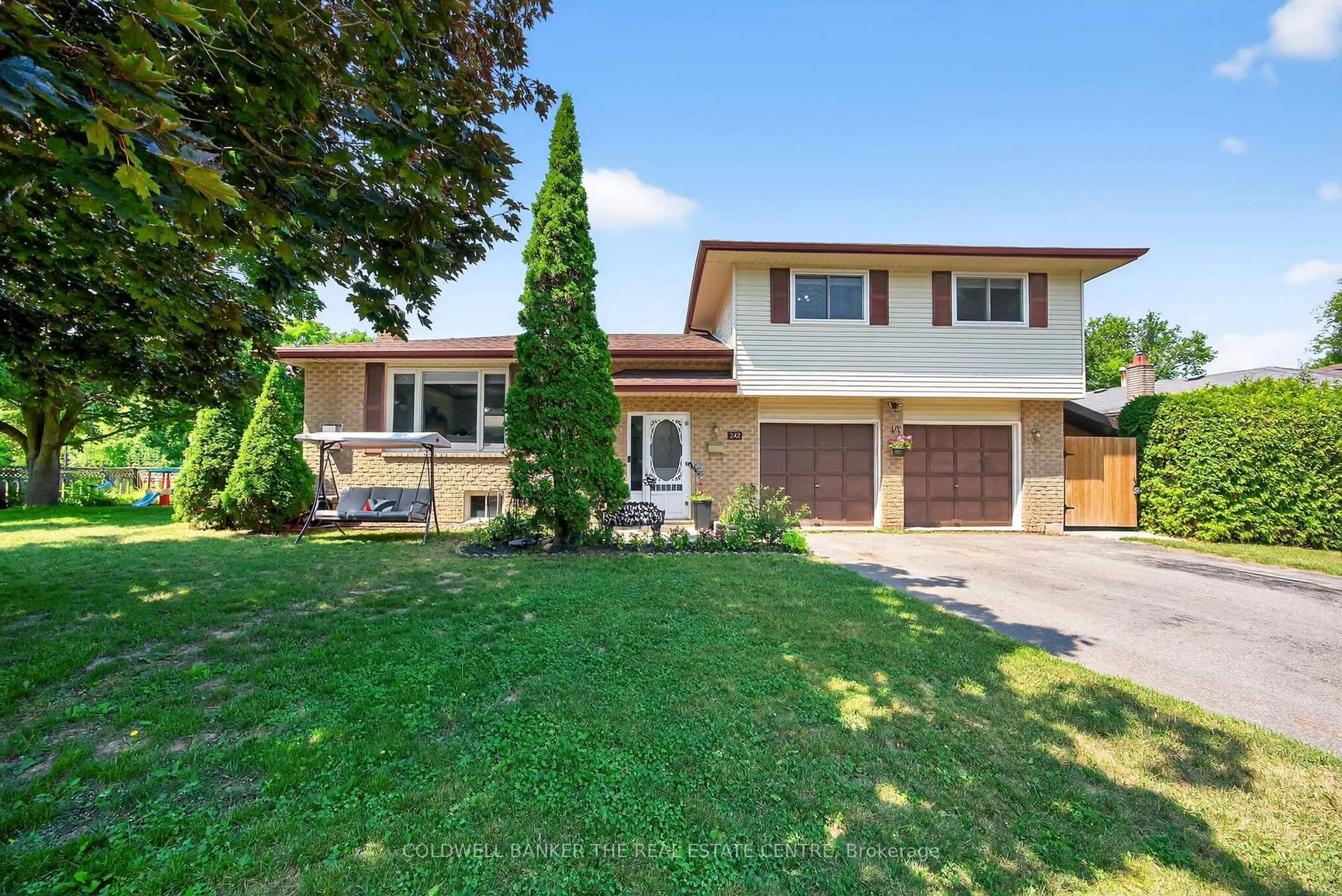 Unknown for 242 East St, East Gwillimbury Ontario L9N 1K8
