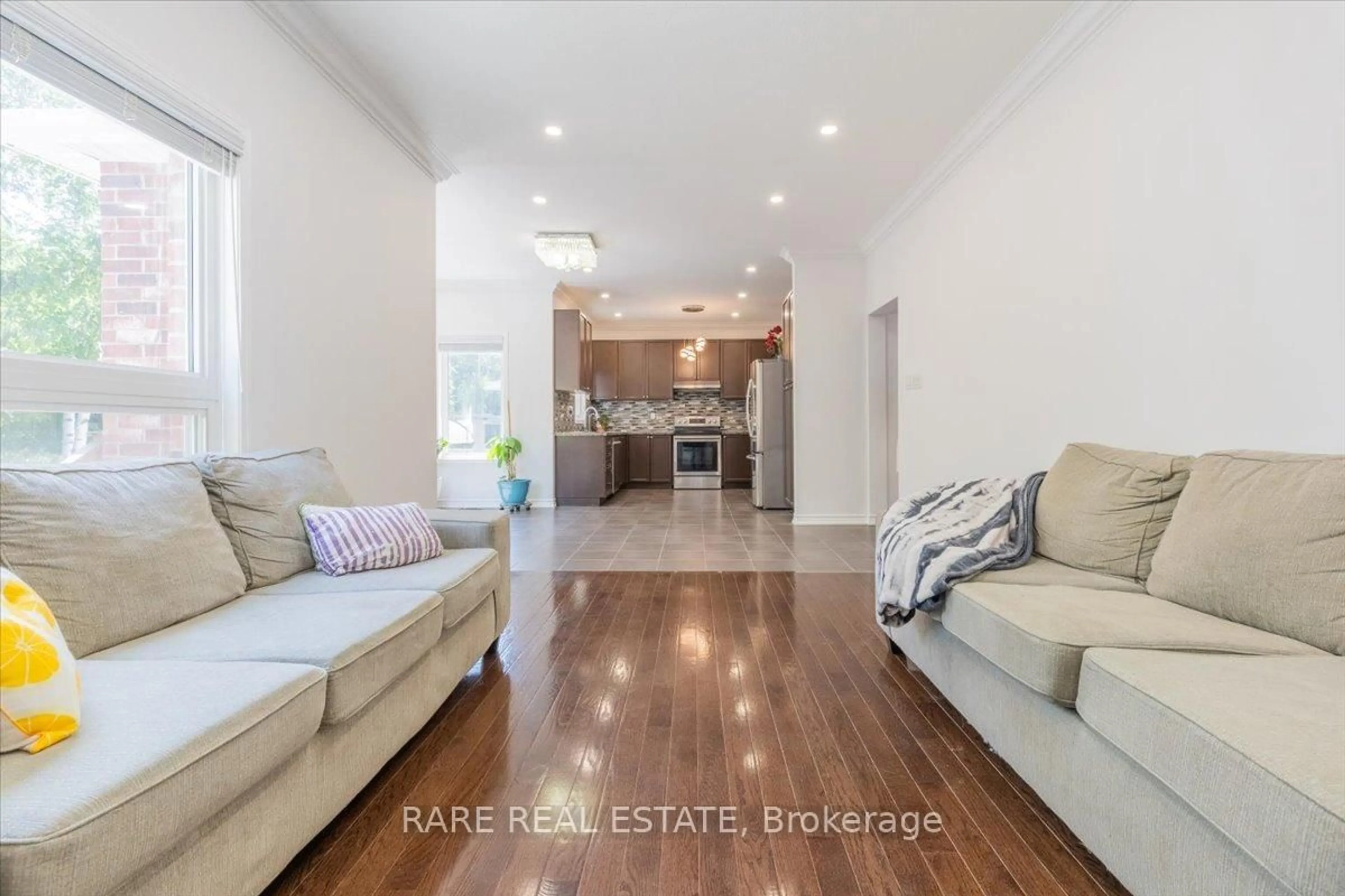 Open concept kitchen, unknown for 787 Freemont Crt, Innisfil Ontario L9S 0K4