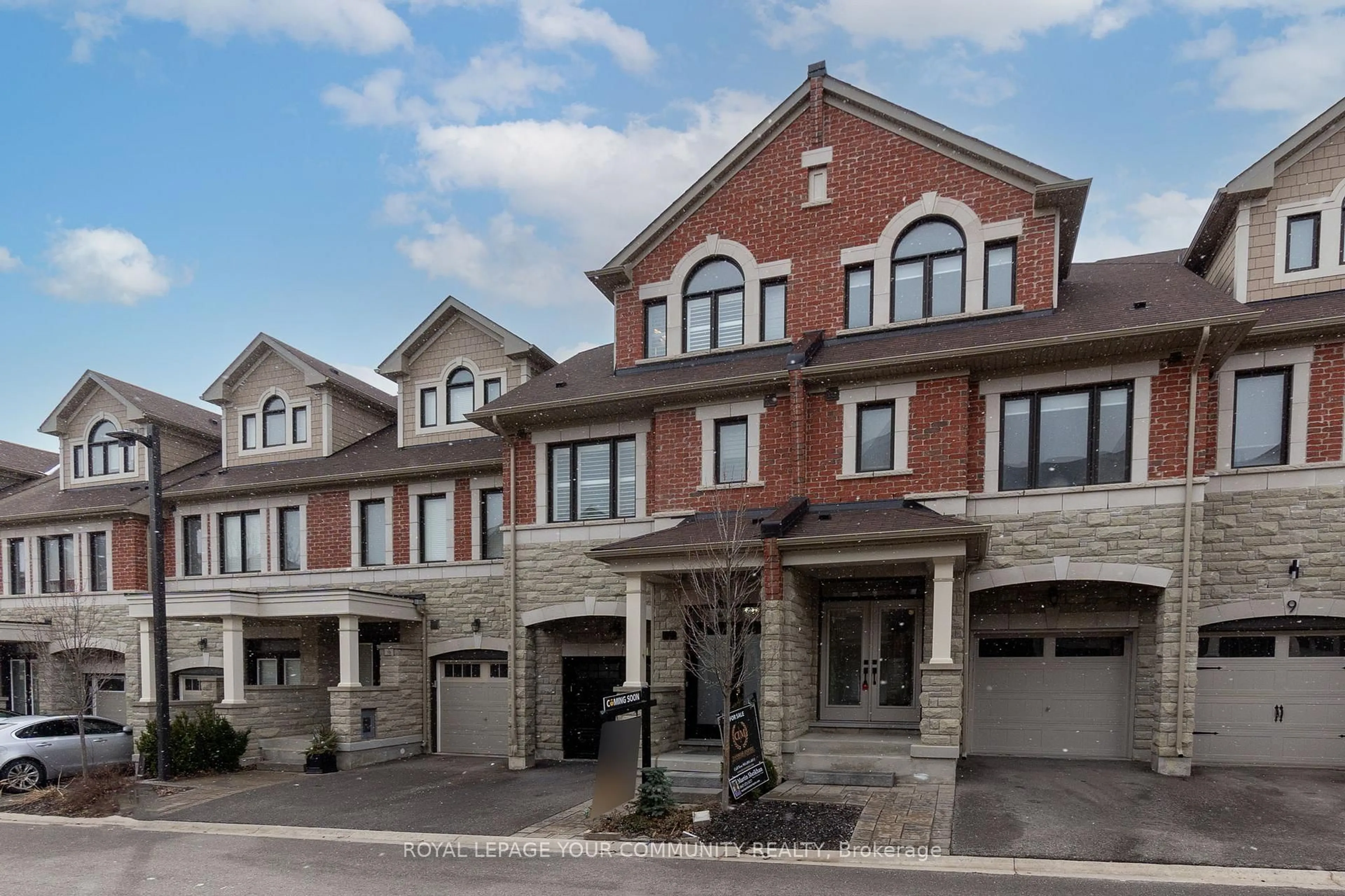 Home with brick exterior material, street for 15 Hiawatha Crt, Vaughan Ontario L4L 0J2