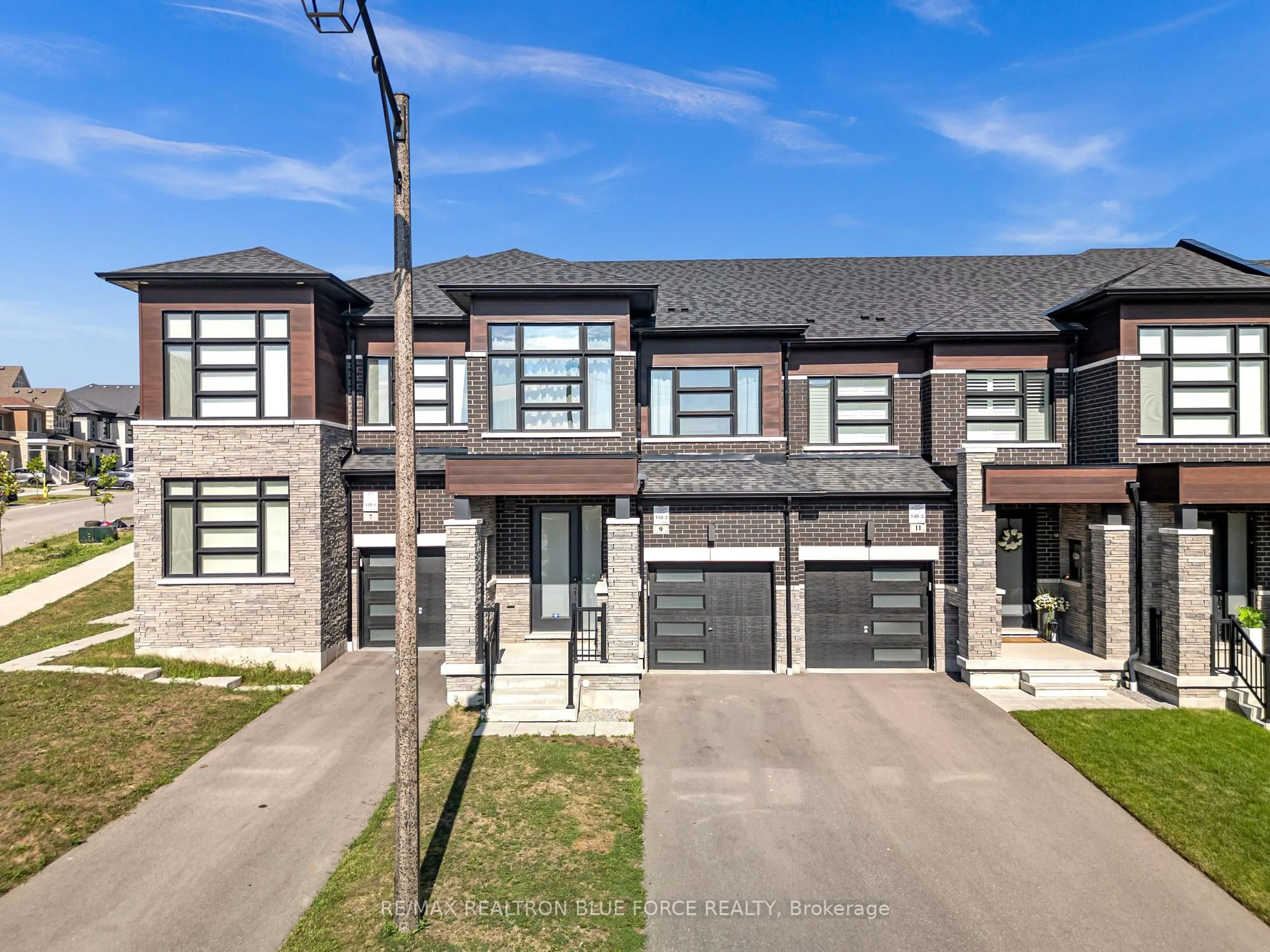 Home with brick exterior material, street for 9 Boundary Blvd, Whitchurch-Stouffville Ontario L4A 4V9
