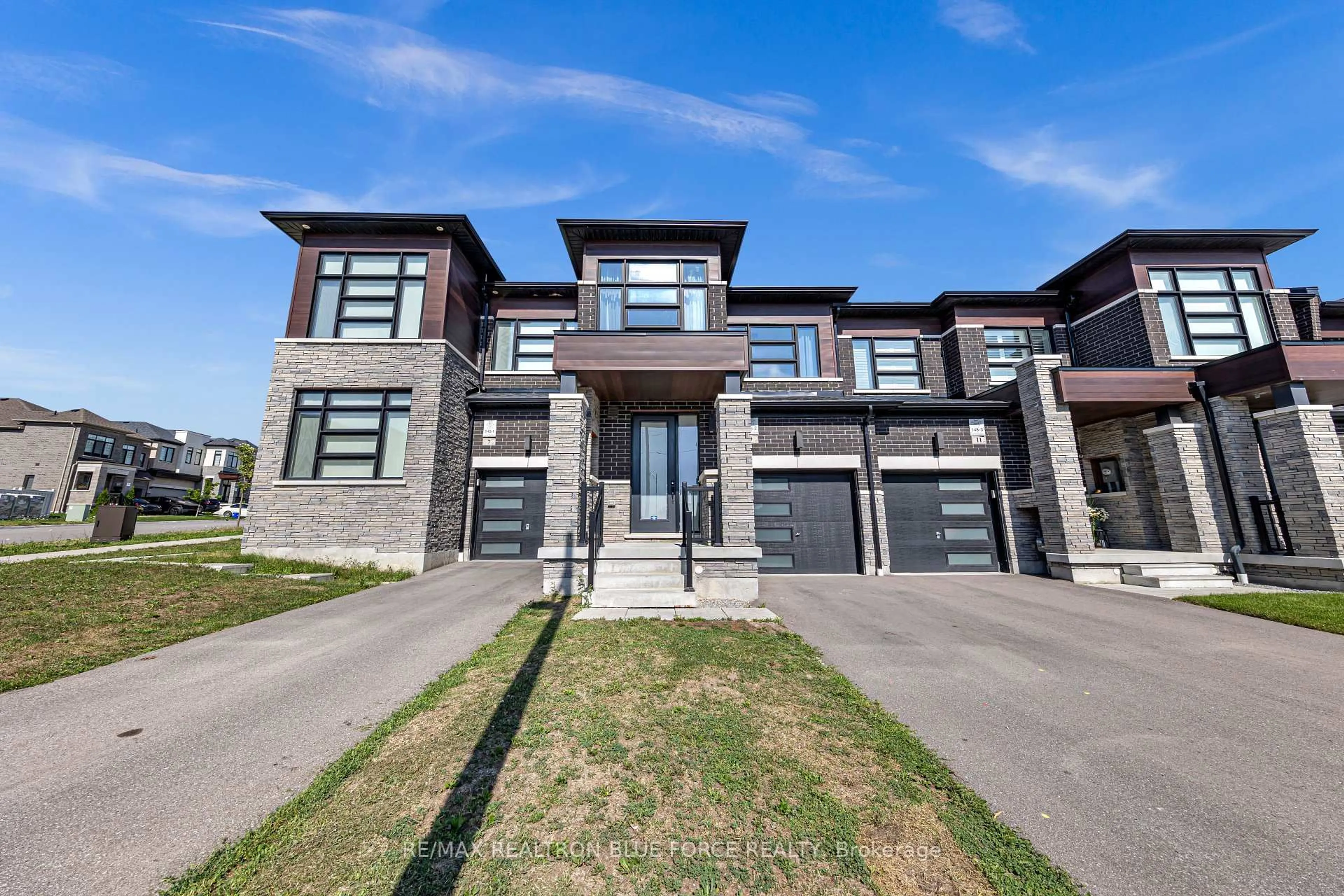 Home with brick exterior material, street for 9 Boundary Blvd, Whitchurch-Stouffville Ontario L4A 4V9