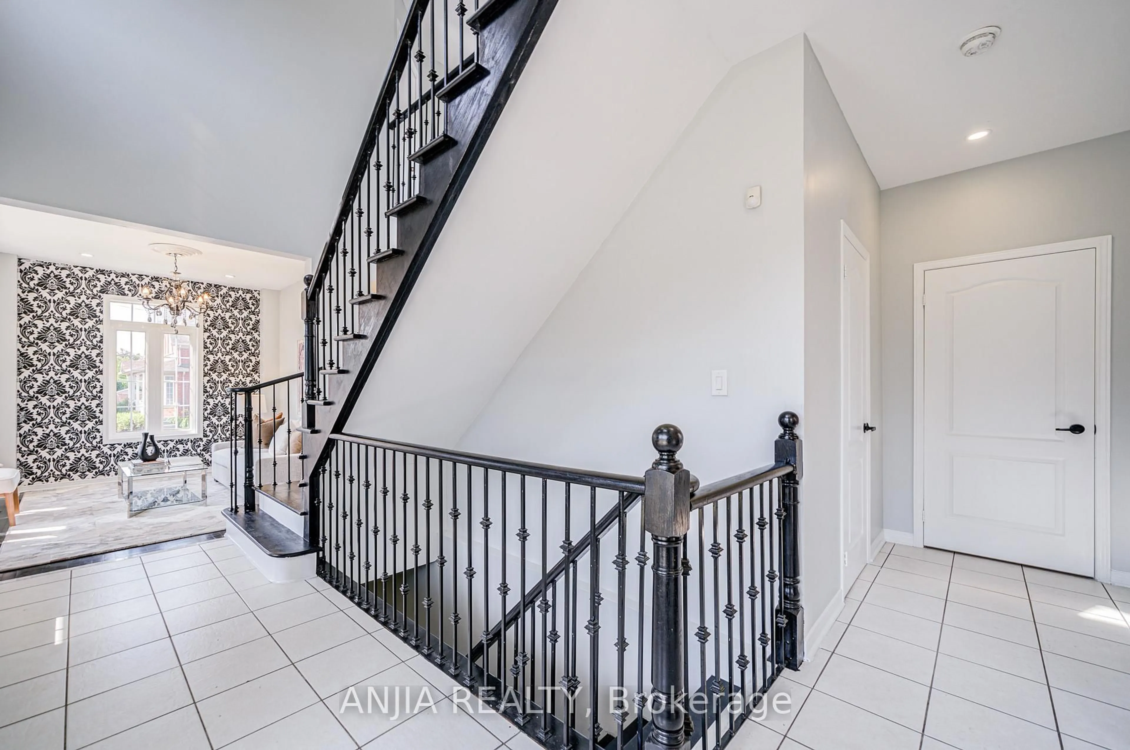 Unknown for 66 Alfred Paterson Dr, Markham Ontario L6E 1J5