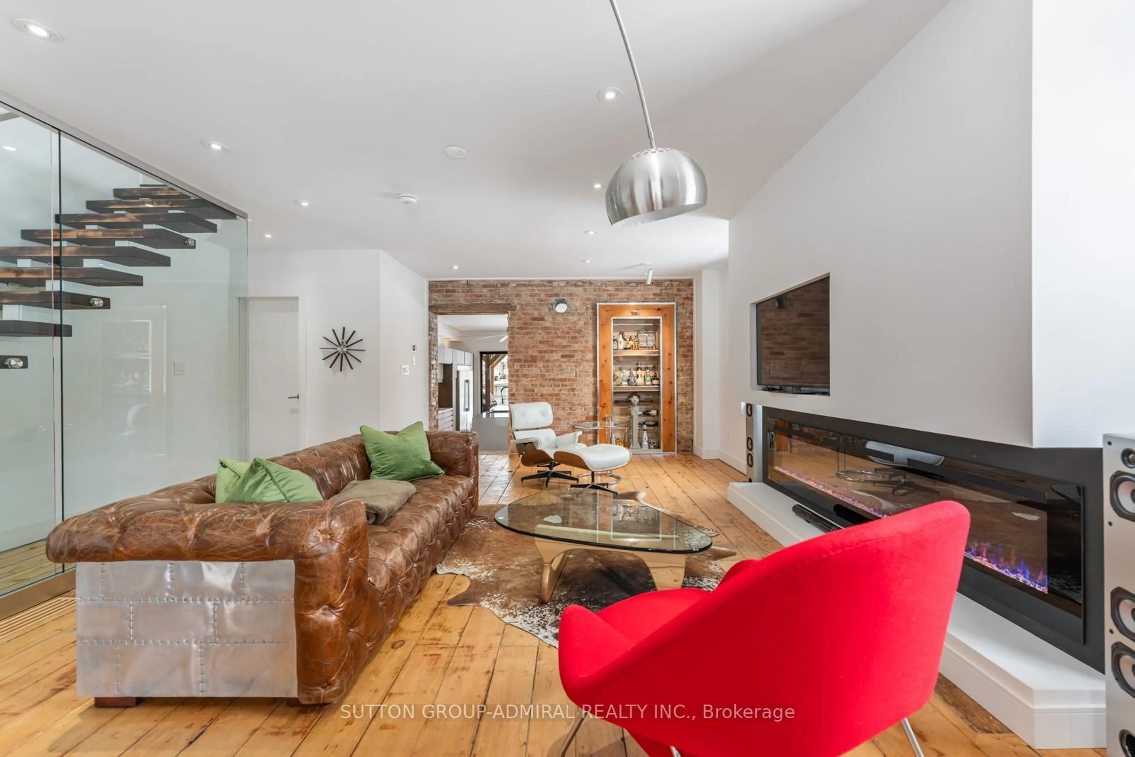 Living room with furniture, unknown for 22 George St, Markham Ontario L3P 2R7