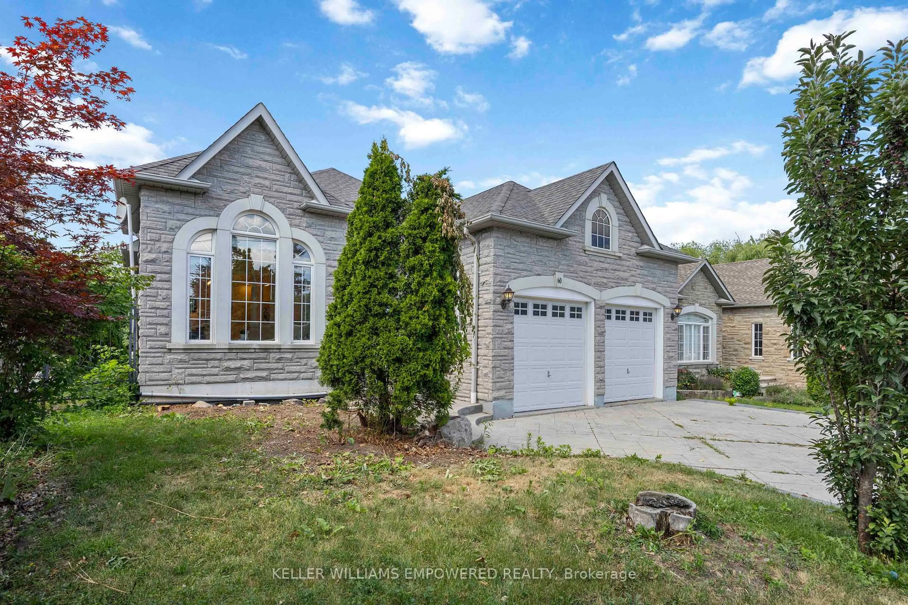 Home with vinyl exterior material, street for 60 Brookside Rd, Richmond Hill Ontario L4C 0J6