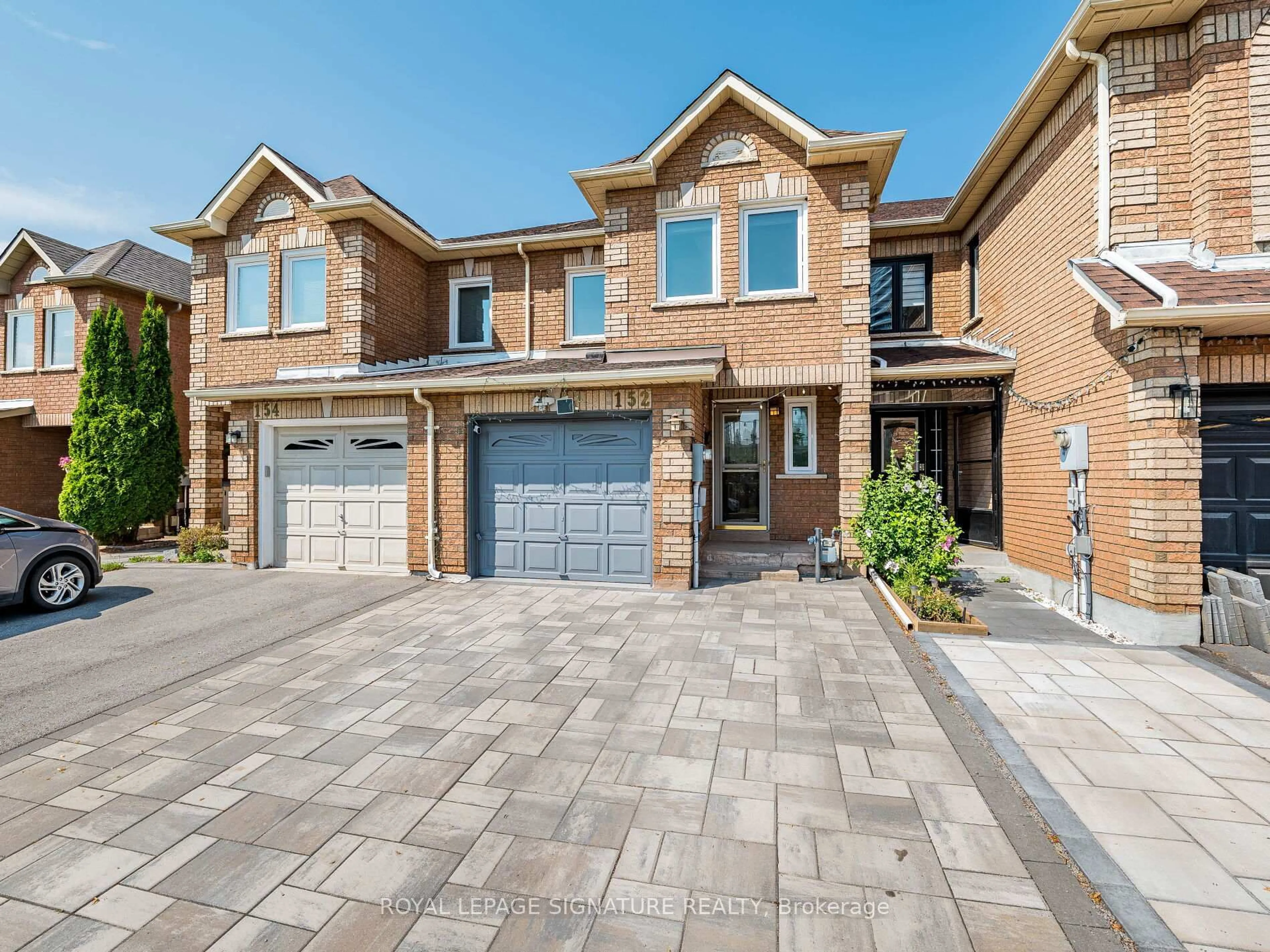 Home with brick exterior material, street for 152 Lindenshire Ave, Vaughan Ontario L6A 2N5