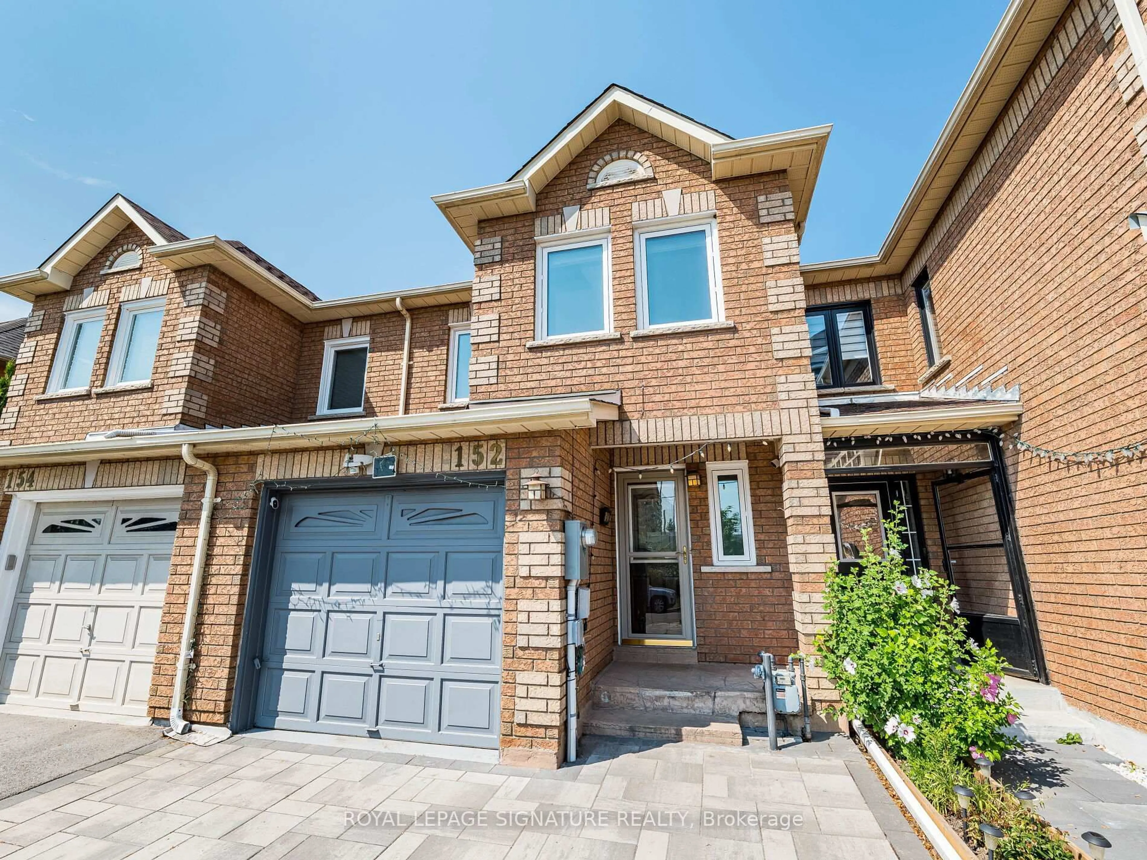 Home with brick exterior material, street for 152 Lindenshire Ave, Vaughan Ontario L6A 2N5
