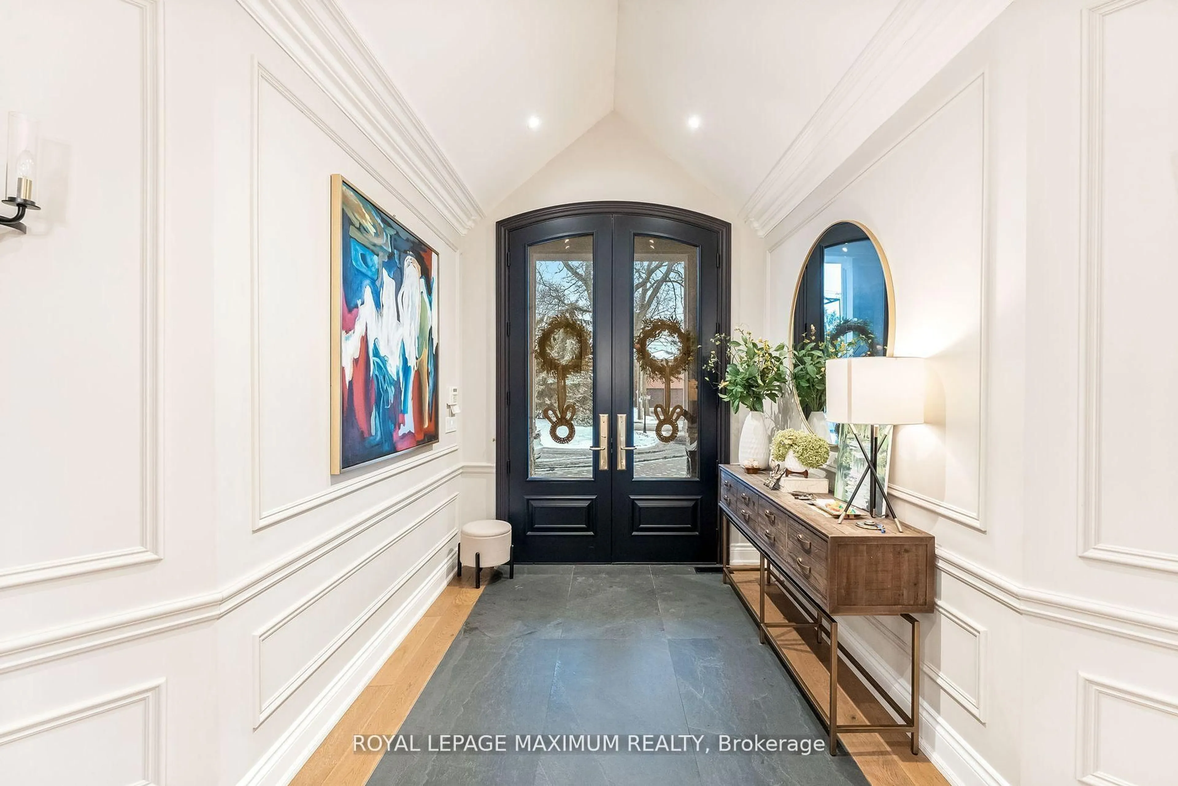 Indoor entryway for 14 Pine Grove Rd, Vaughan Ontario L4L 2X1