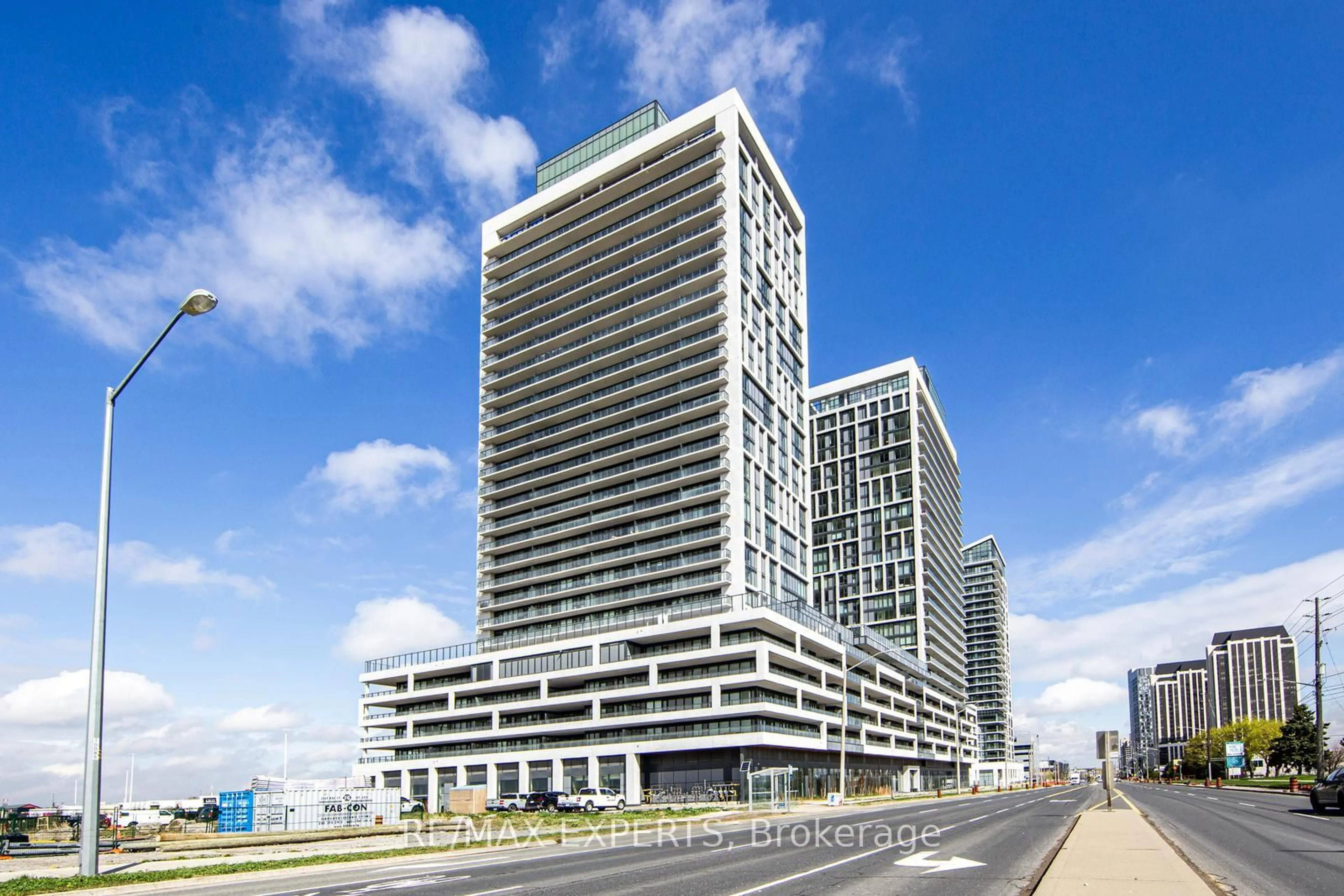 Indoor foyer for 8960 JANE St #1802, Vaughan Ontario L4K 2M9