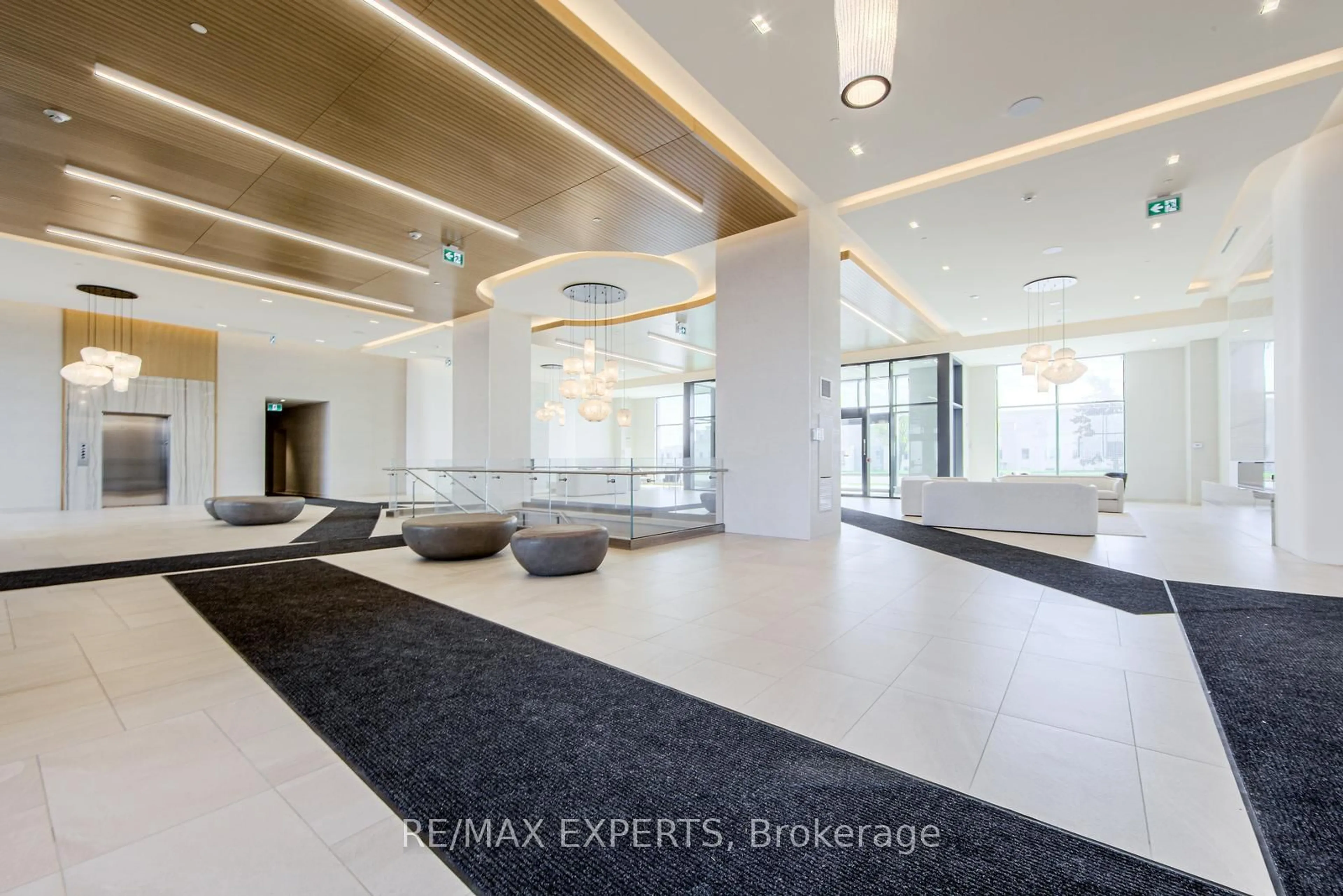 Lobby for 8960 JANE St #1802, Vaughan Ontario L4K 2M9
