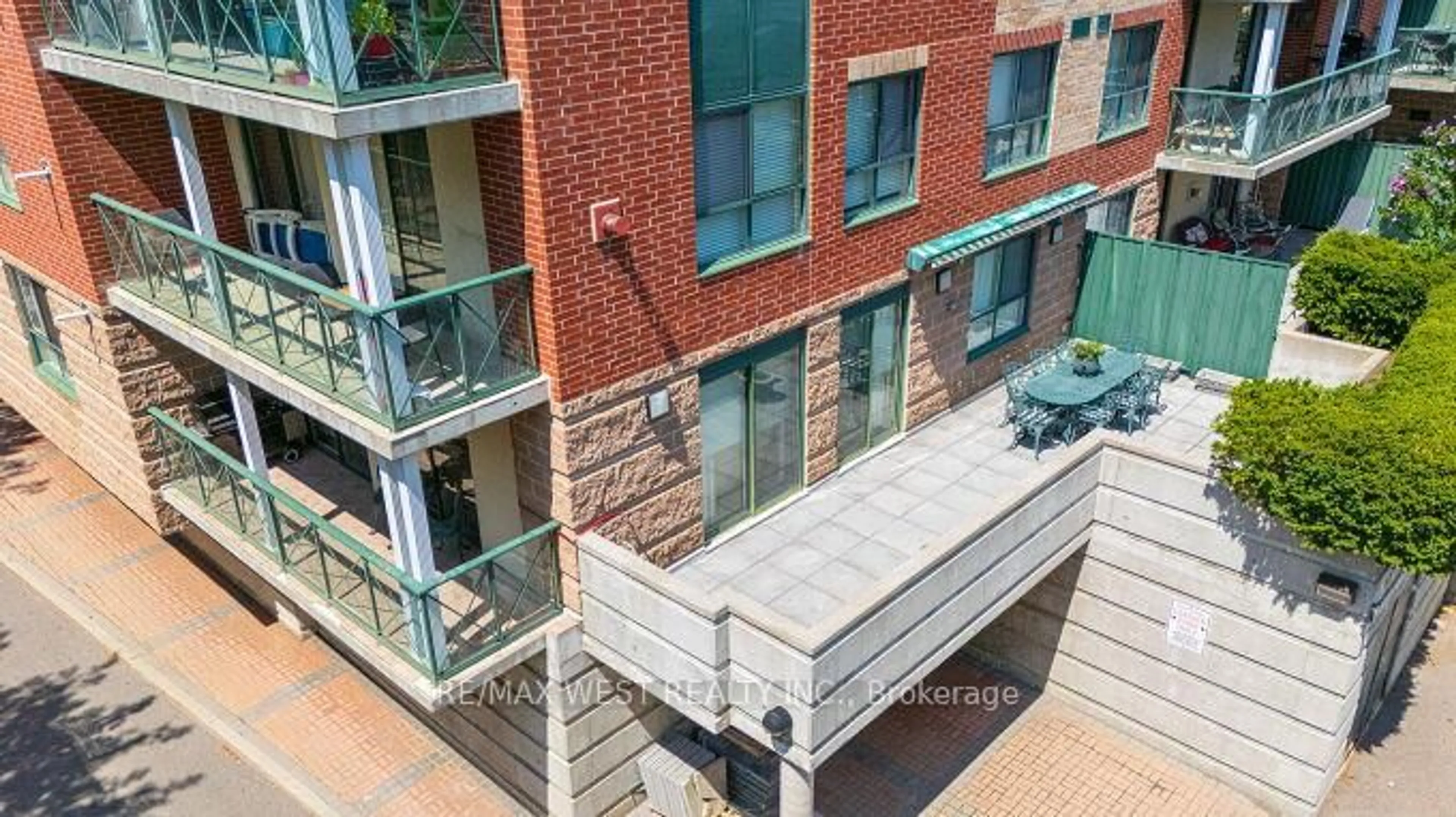 Unknown for 141 Woodbridge Ave #104, Vaughan Ontario L4L 9G6