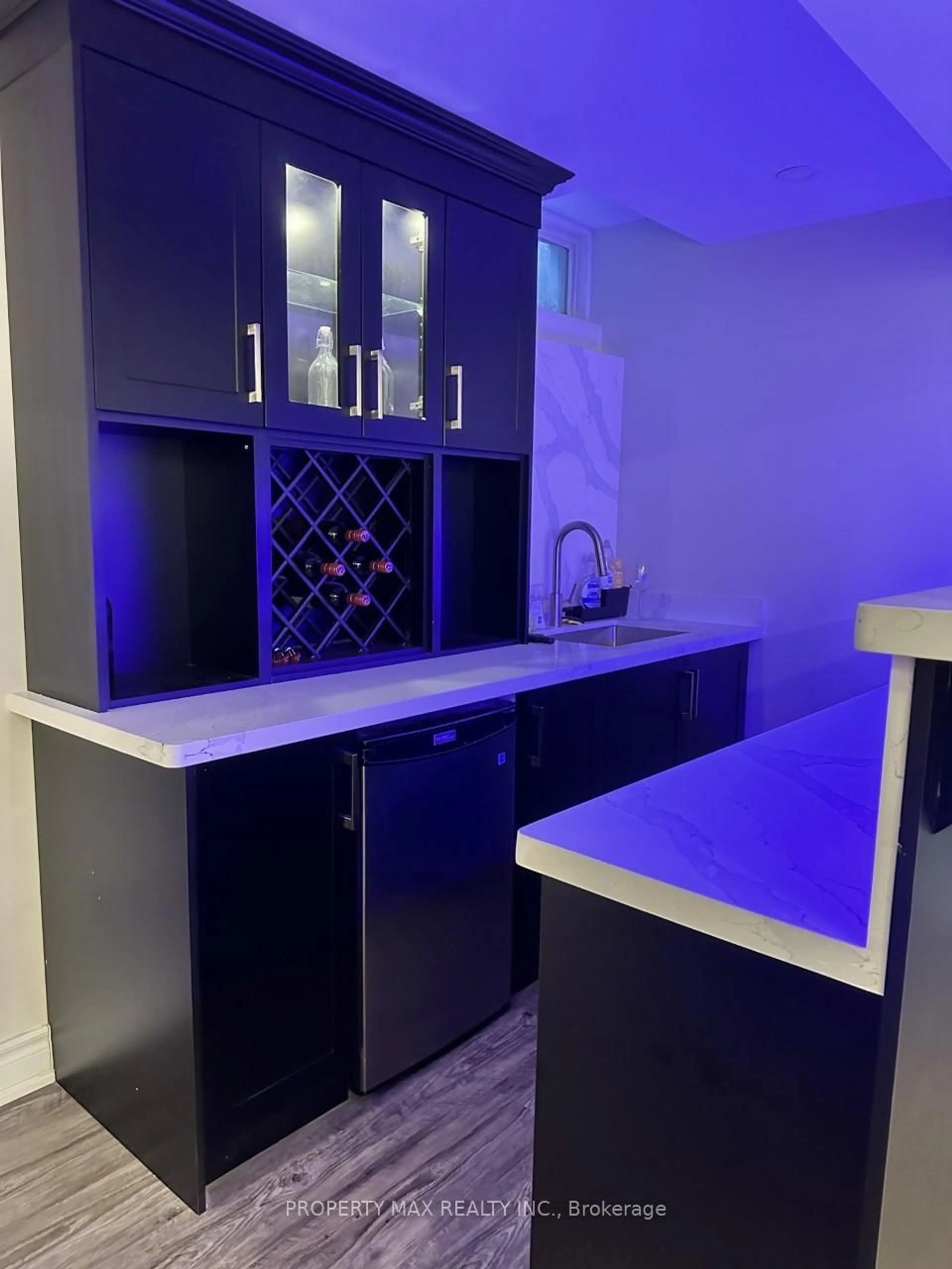 Contemporary kitchen, unknown for 48 Elmrill Rd, Markham Ontario L6C 2P1
