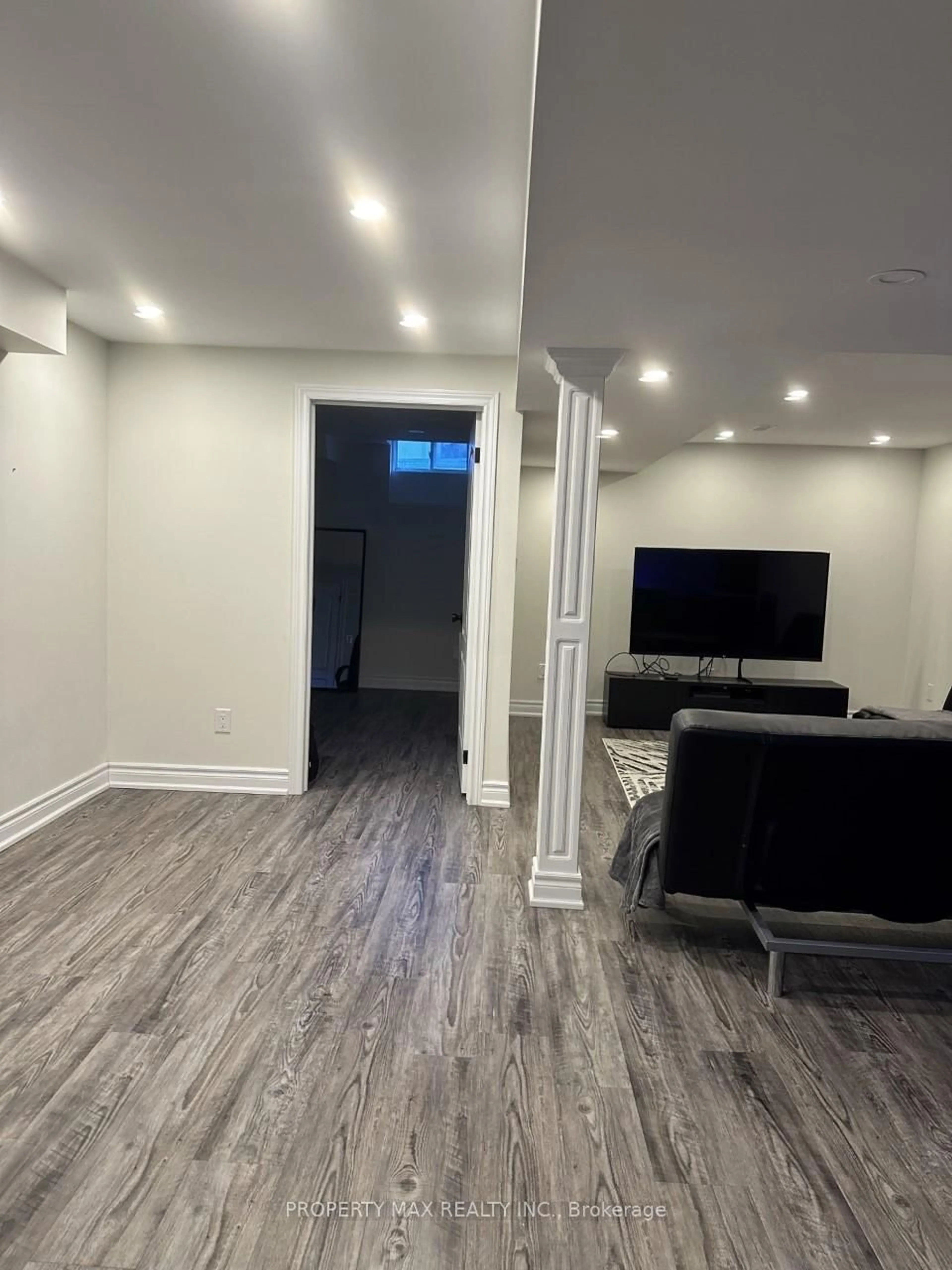 A pic of a room for 48 Elmrill Rd, Markham Ontario L6C 2P1