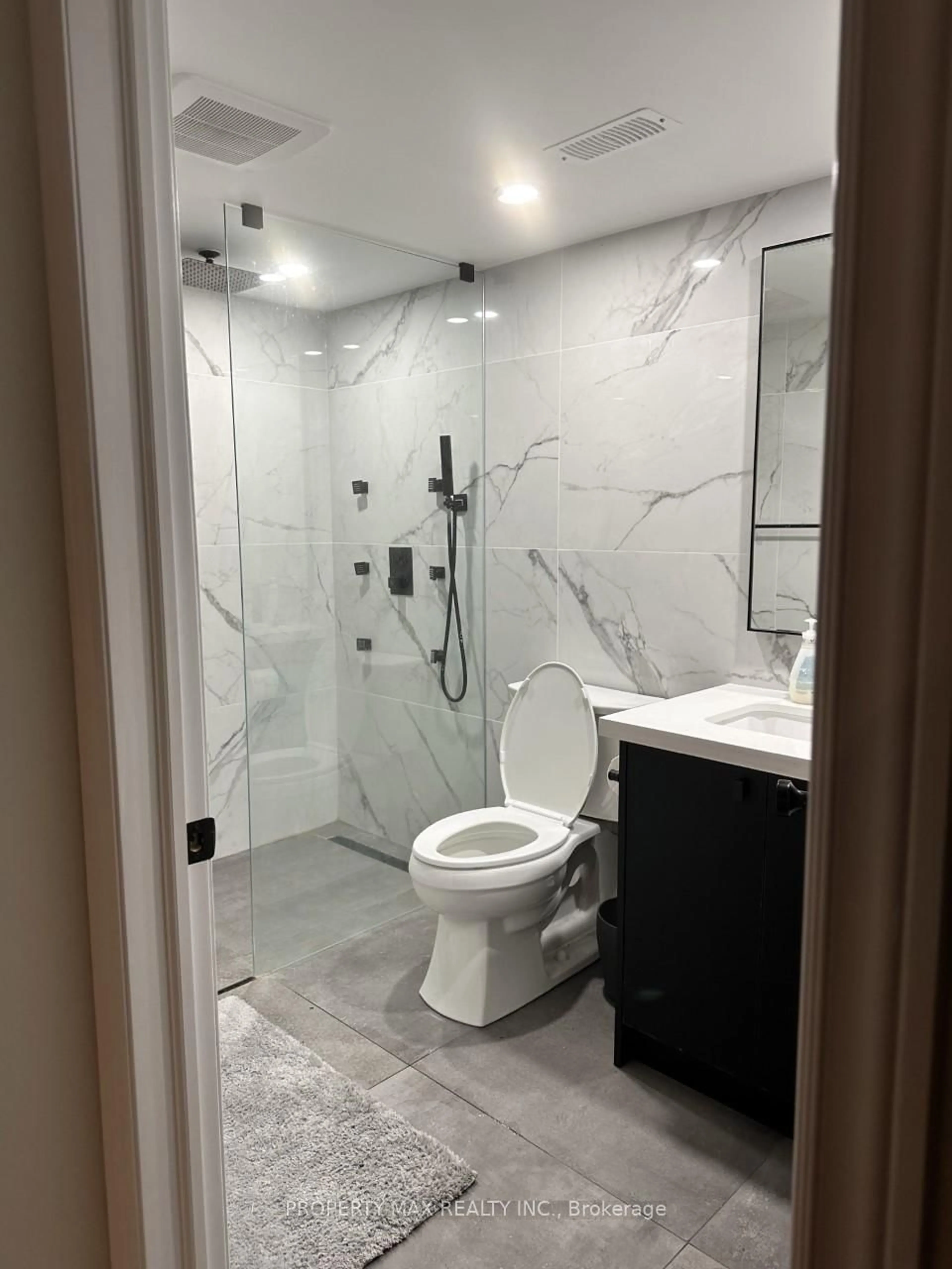 Contemporary bathroom, ceramic/tile floor for 48 Elmrill Rd, Markham Ontario L6C 2P1