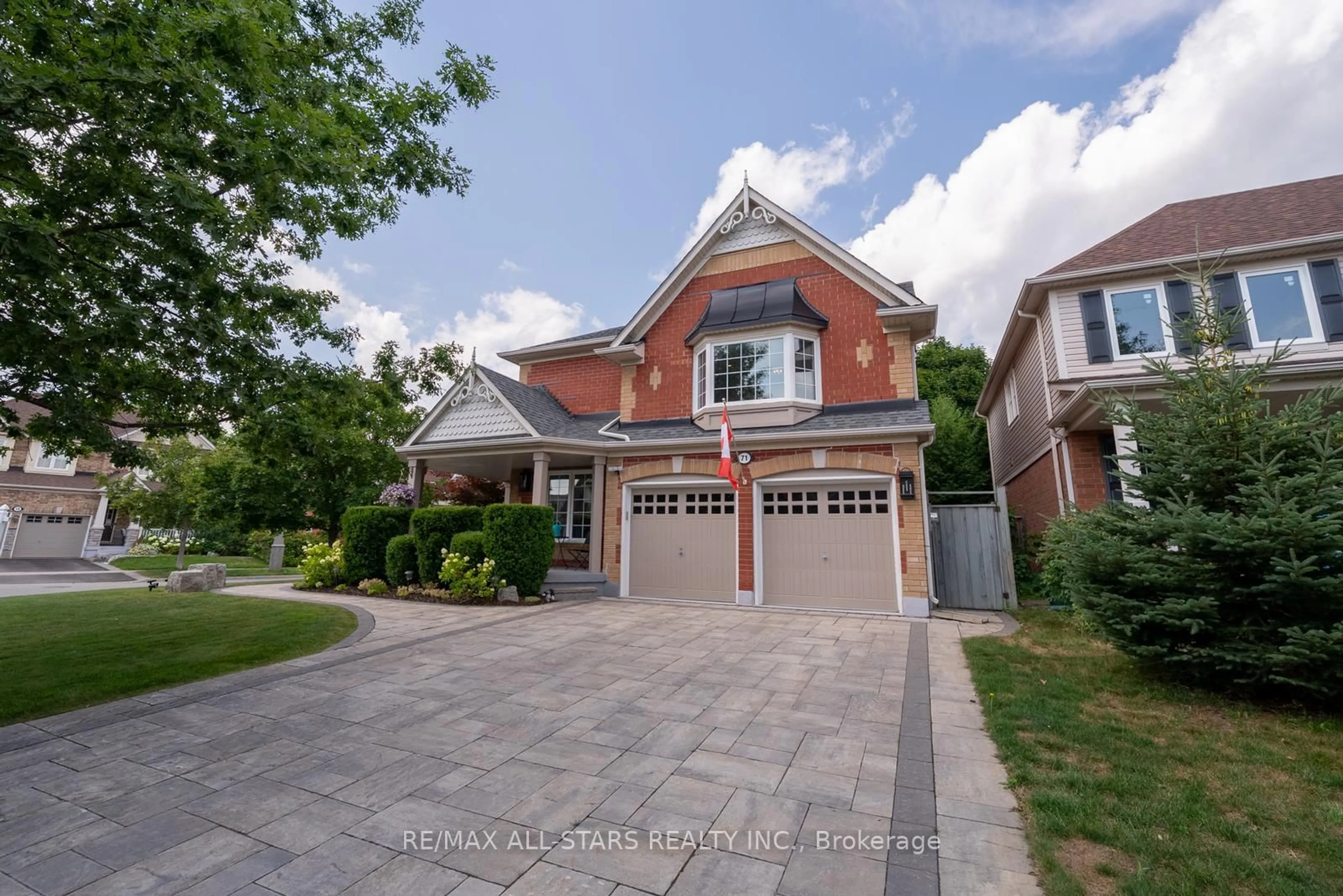 Home with brick exterior material, street for 71 Little Rouge Circ, Whitchurch-Stouffville Ontario L4A 0G2