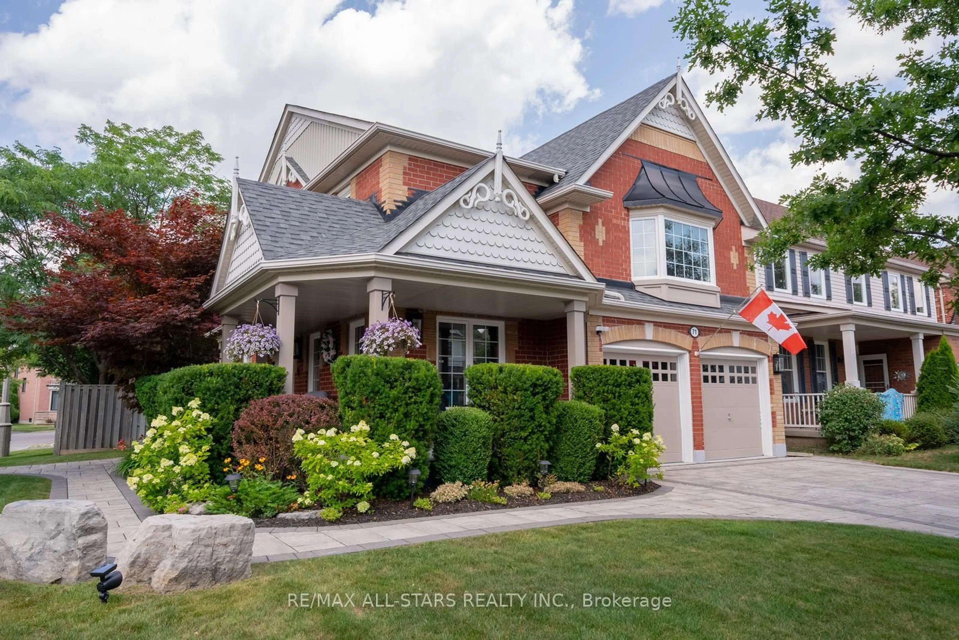 Home with brick exterior material, street for 71 Little Rouge Circ, Whitchurch-Stouffville Ontario L4A 0G2