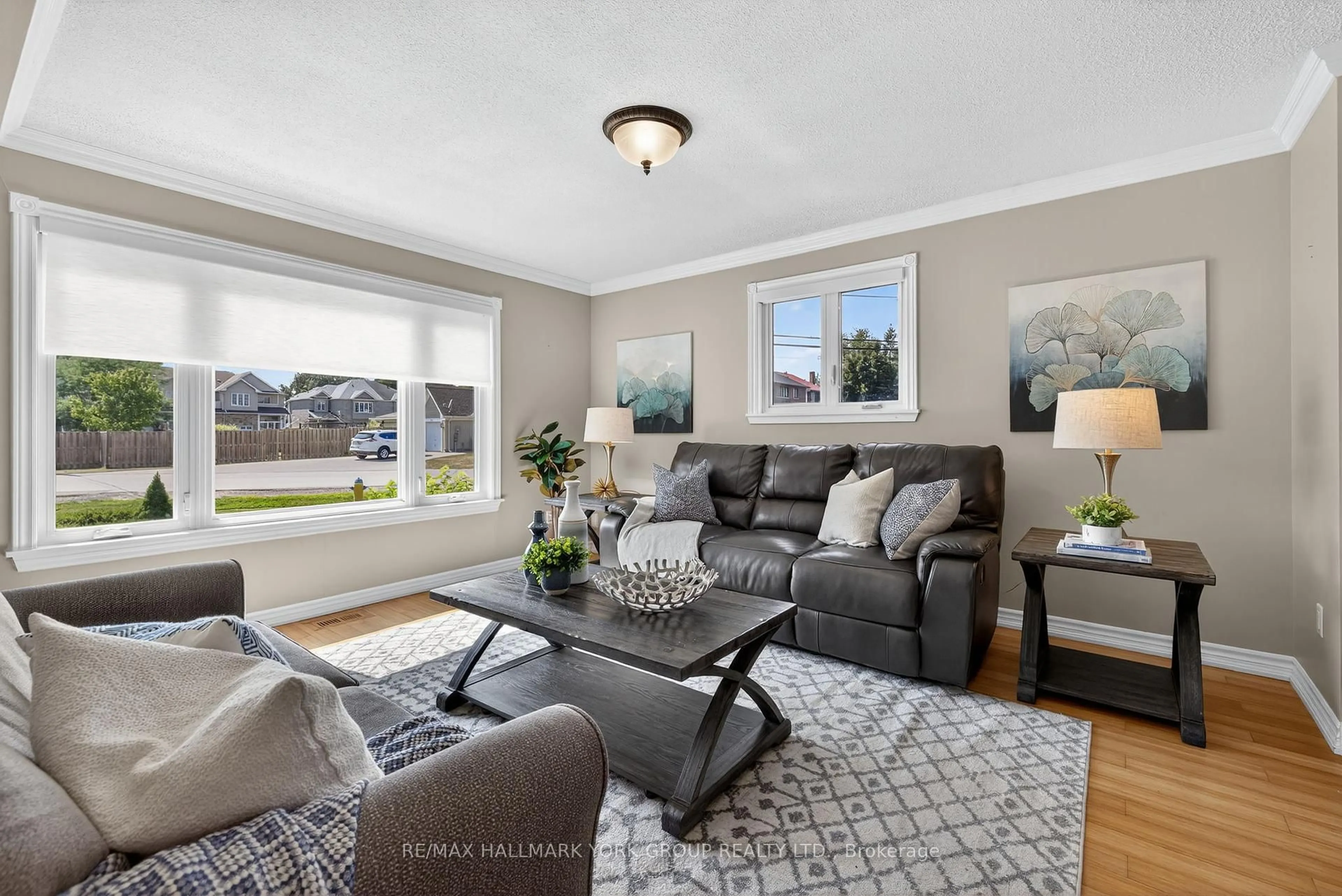 Living room with furniture, unknown for 681 Lake Dr, Georgina Ontario L4P 1T9