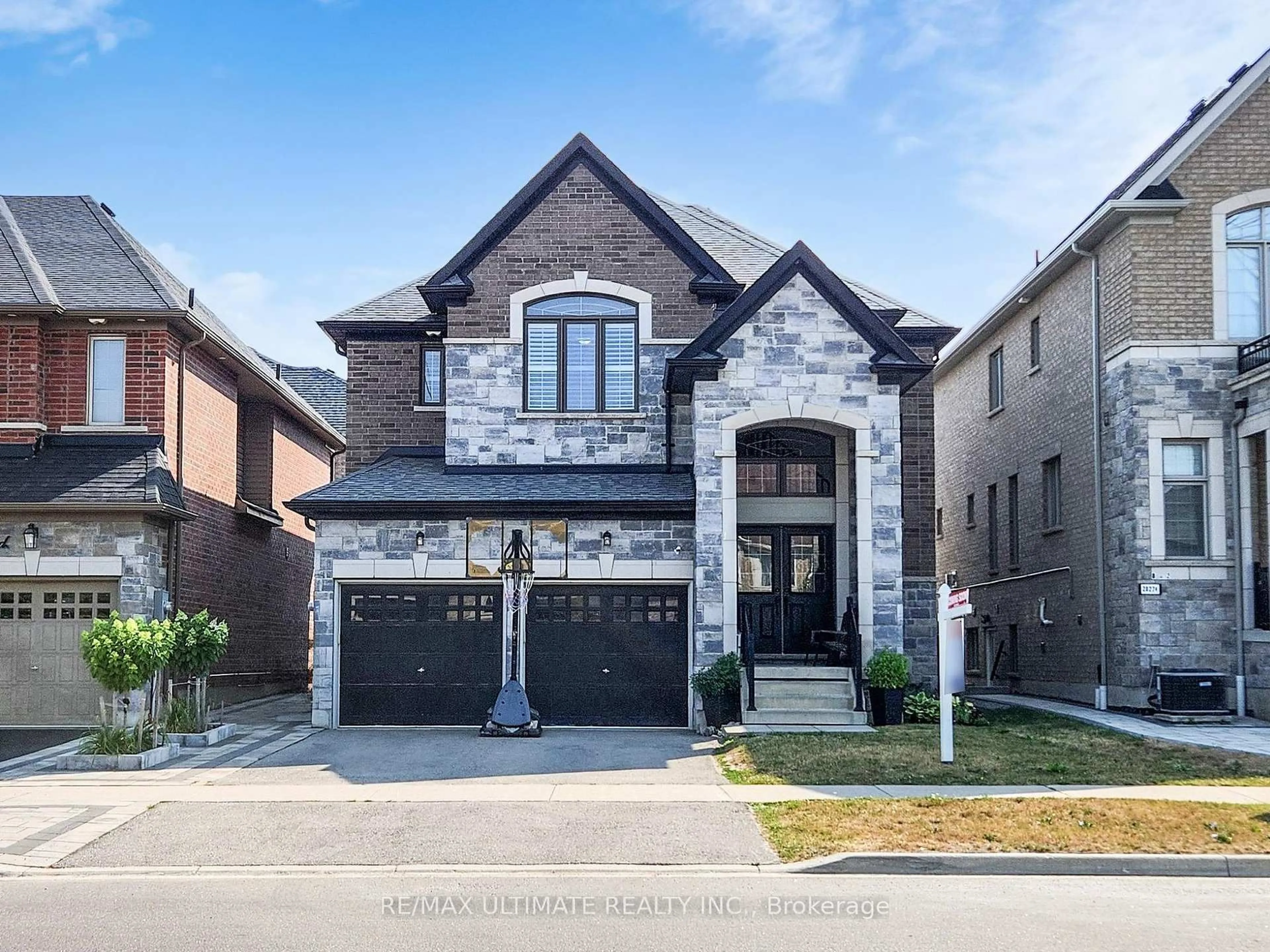 Home with brick exterior material, street for 2029 Webster Blvd, Innisfil Ontario L9S 0J8