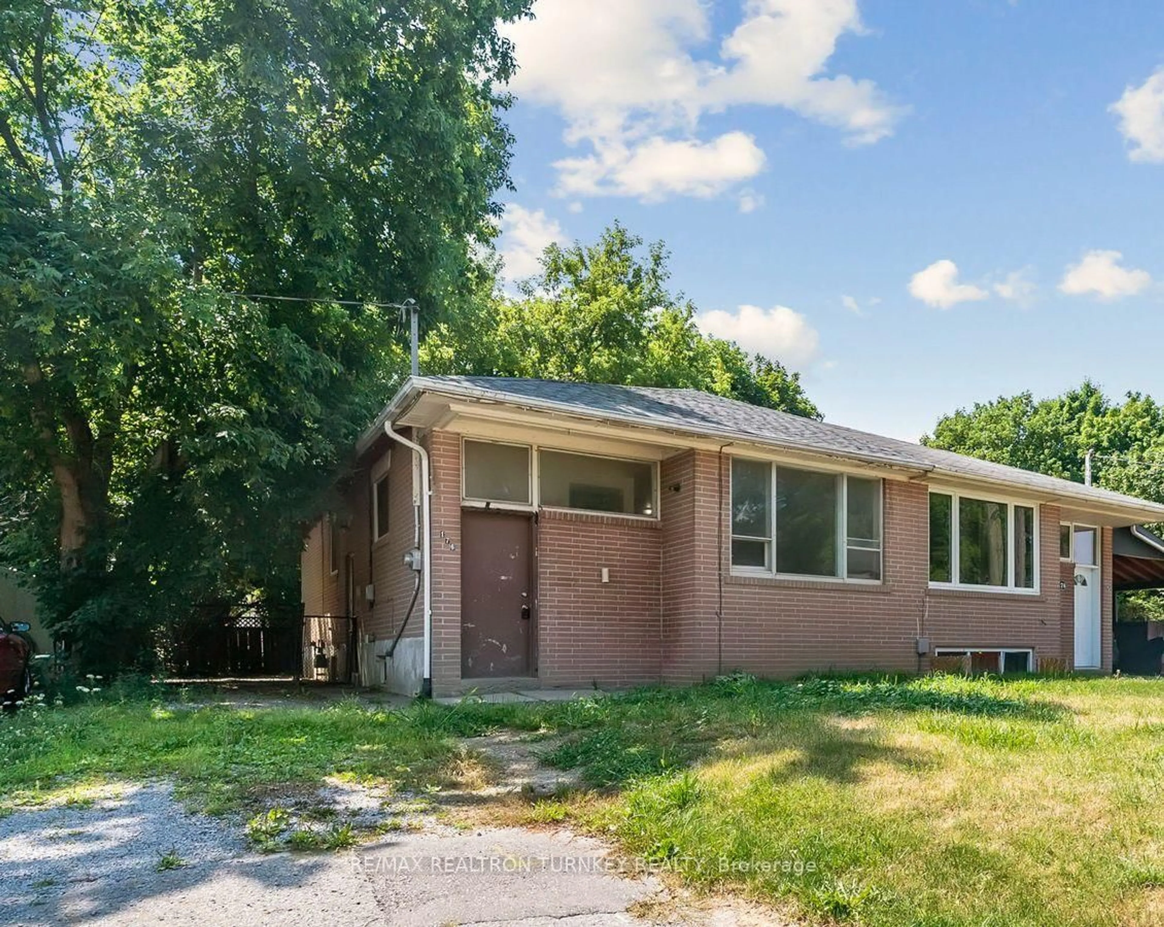 Home with brick exterior material, street for 176 Cherrywood Dr, Newmarket Ontario L3Y 2X8