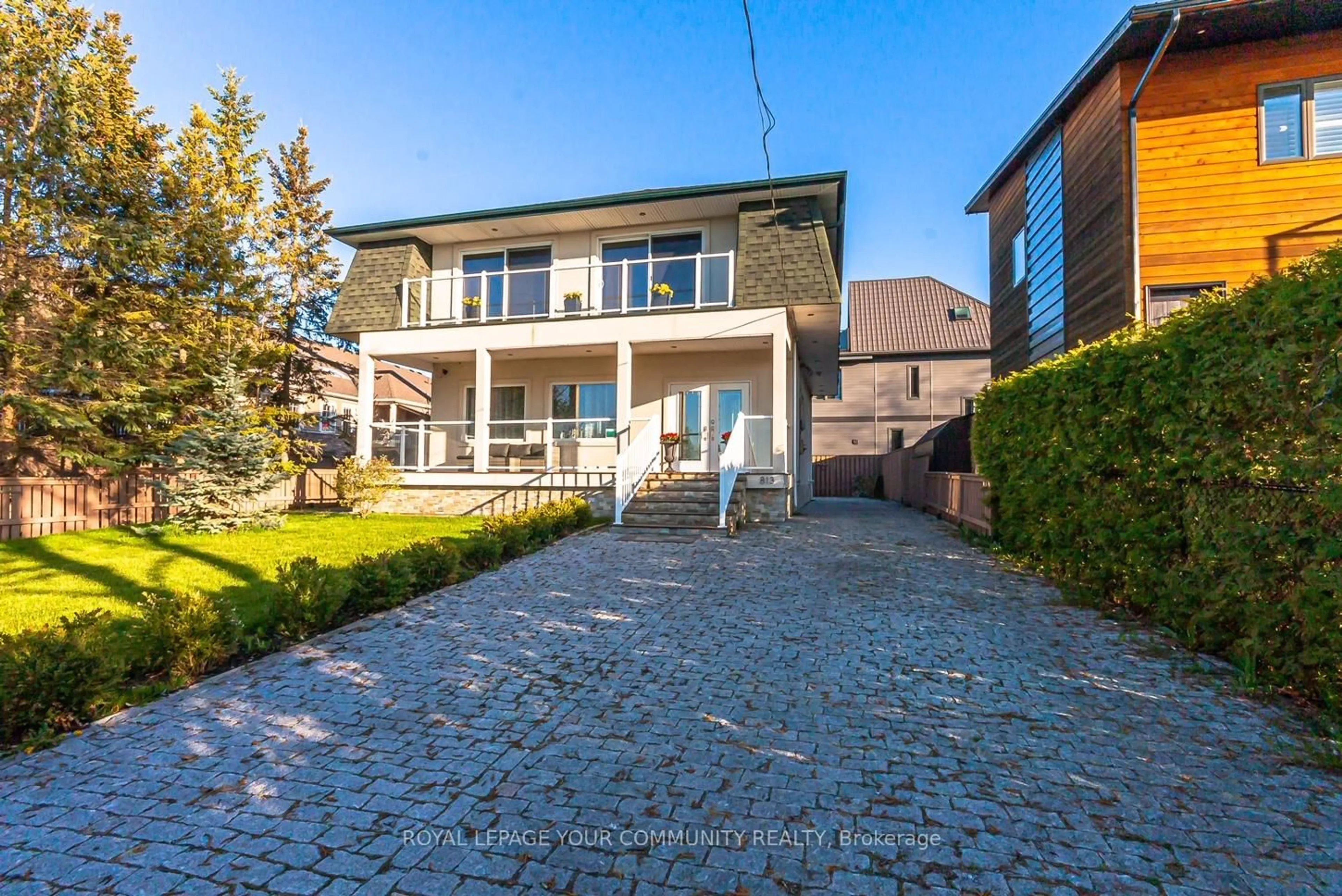 Home with brick exterior material, street for 813 Lake Dr, Georgina Ontario L0E 1L0