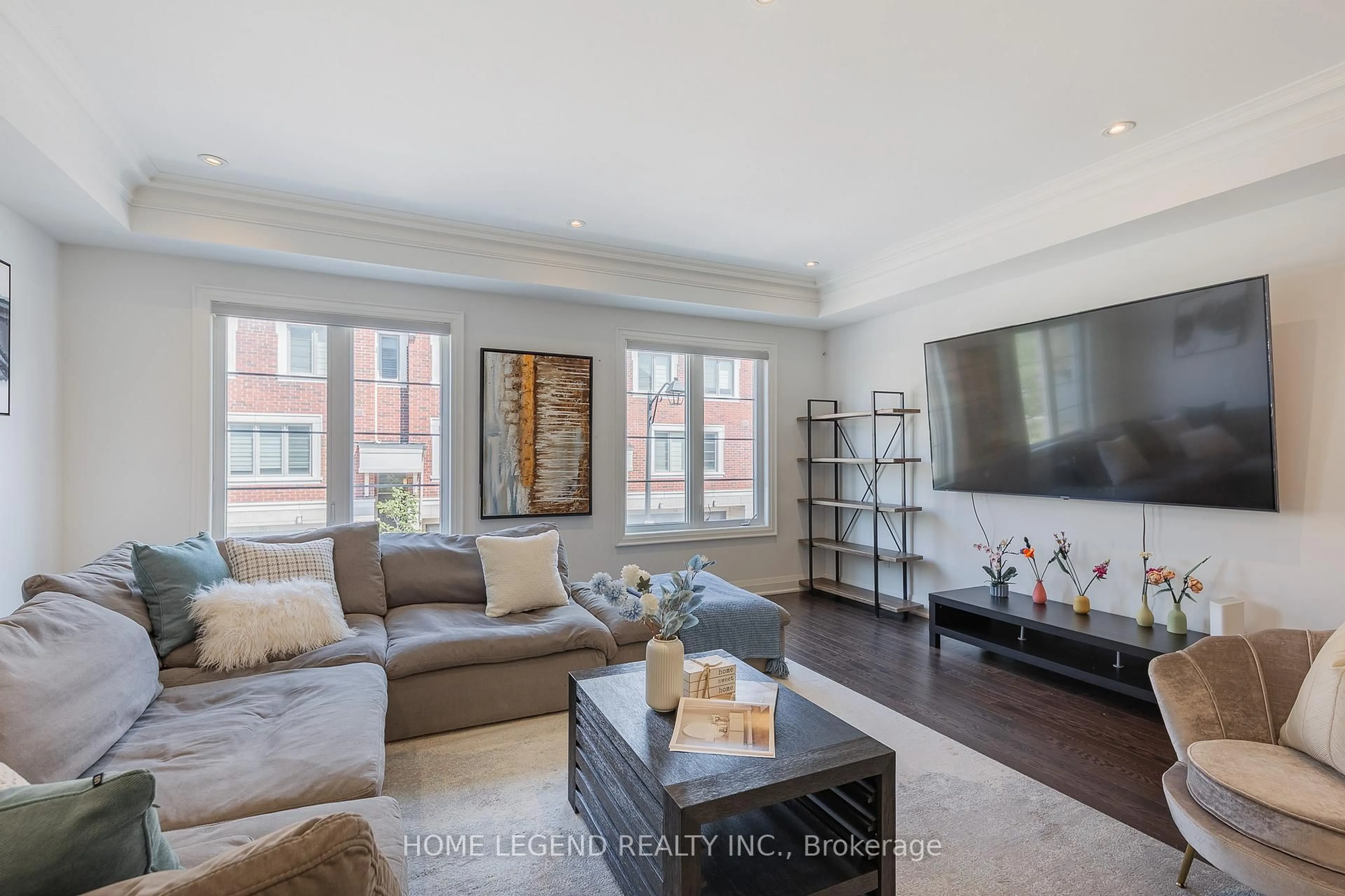 Living room with furniture, unknown for 11 Dolan Lane, Richmond Hill Ontario L4B 0G4
