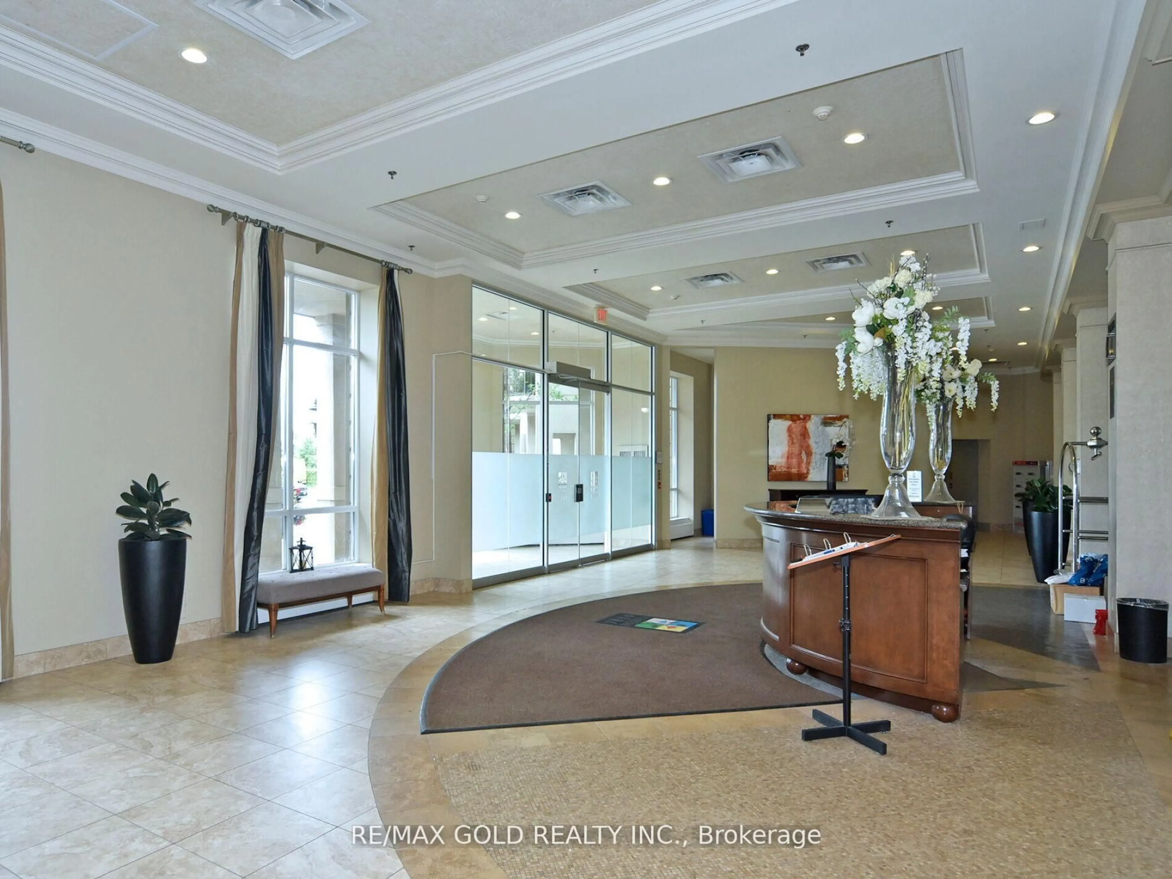 Indoor foyer for 2 Maison Parc Crt #404, Vaughan Ontario L4J 9K4