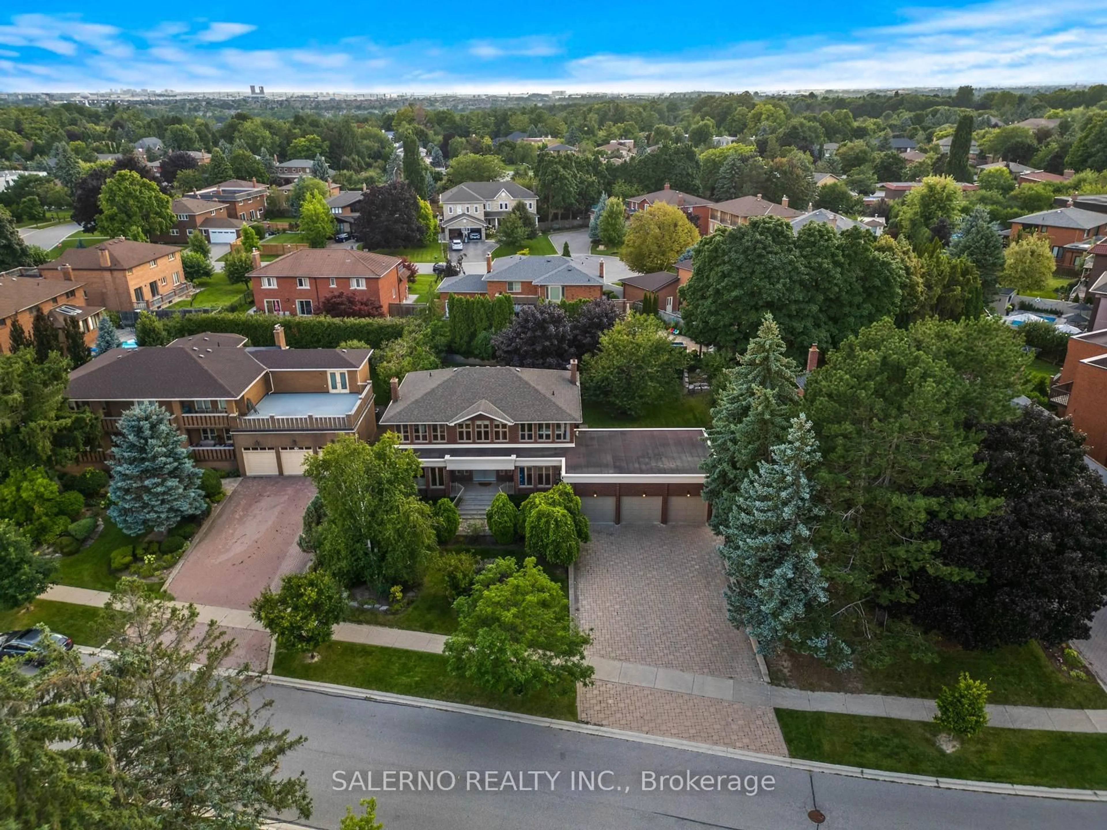 A pic from outside/outdoor area/front of a property/back of a property/a pic from drone, city buildings view from balcony for 30 Charmaine Rd, Vaughan Ontario L4L 1K2