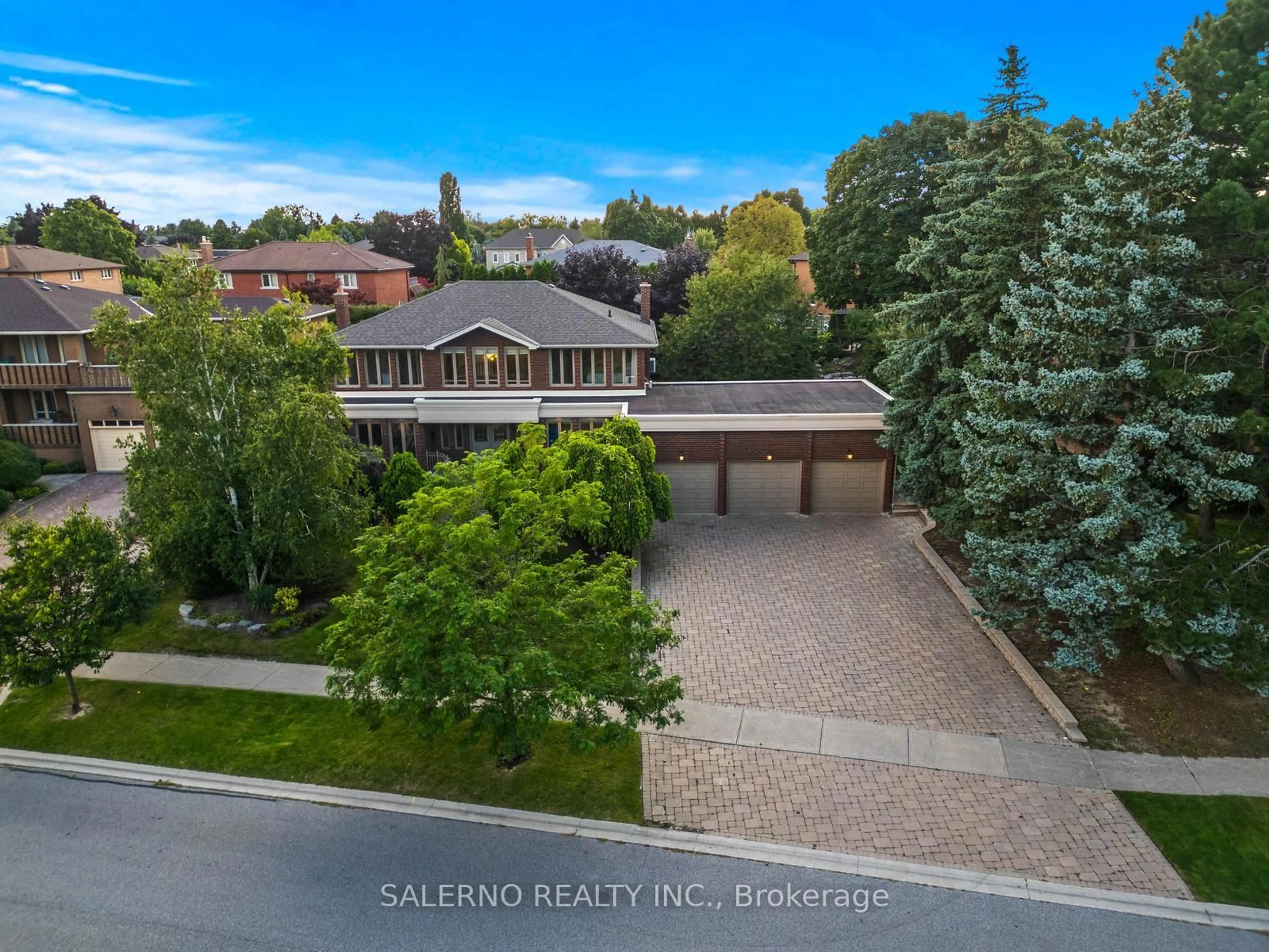 A pic from outside/outdoor area/front of a property/back of a property/a pic from drone, street for 30 Charmaine Rd, Vaughan Ontario L4L 1K2