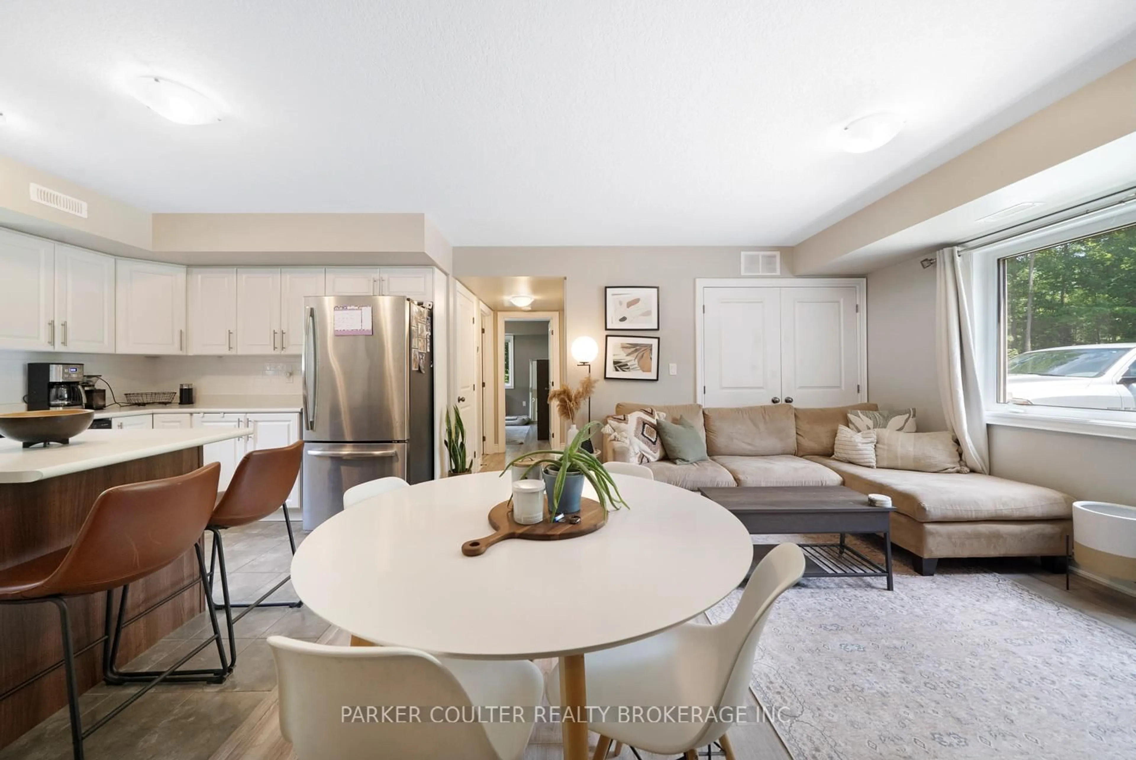 Living room with furniture, unknown for 640 Mapleview Dr, Innisfil Ontario L9S 3A6