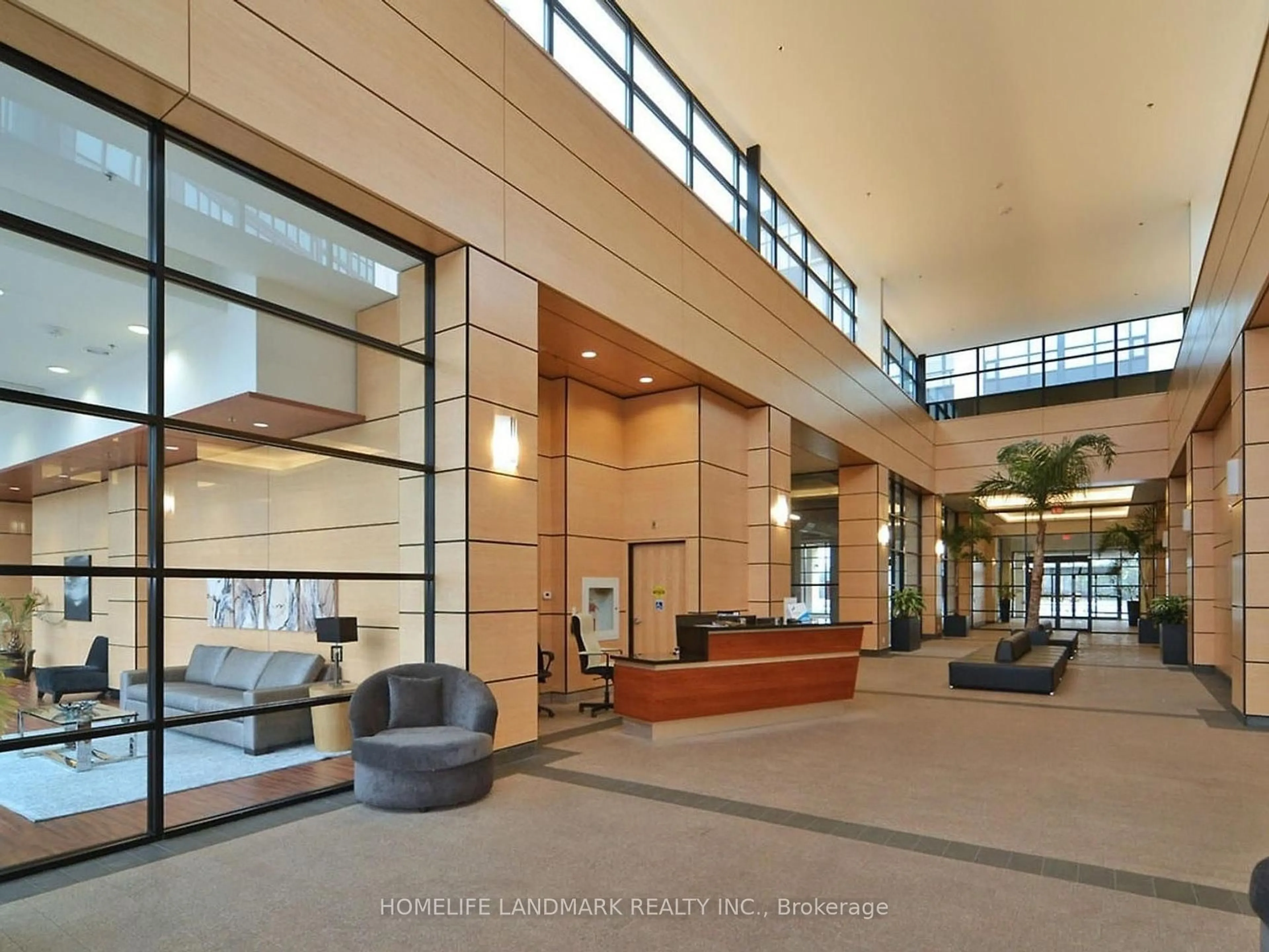 Indoor foyer for 2910 Highway 7 Rd #1802, Vaughan Ontario L4K 0G3