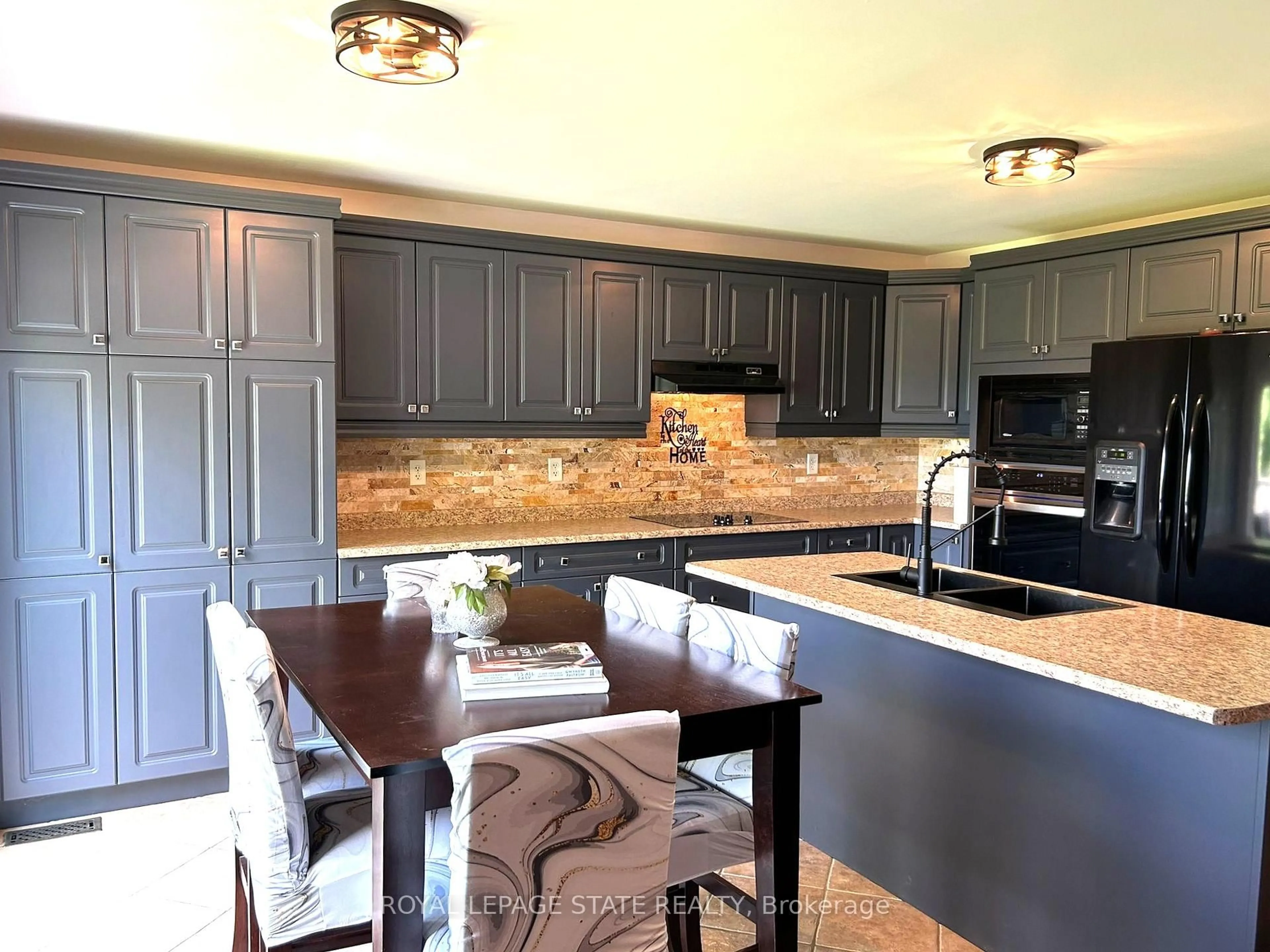 Contemporary kitchen, unknown for 78 John W Taylor Ave, New Tecumseth Ontario L9R 0C9