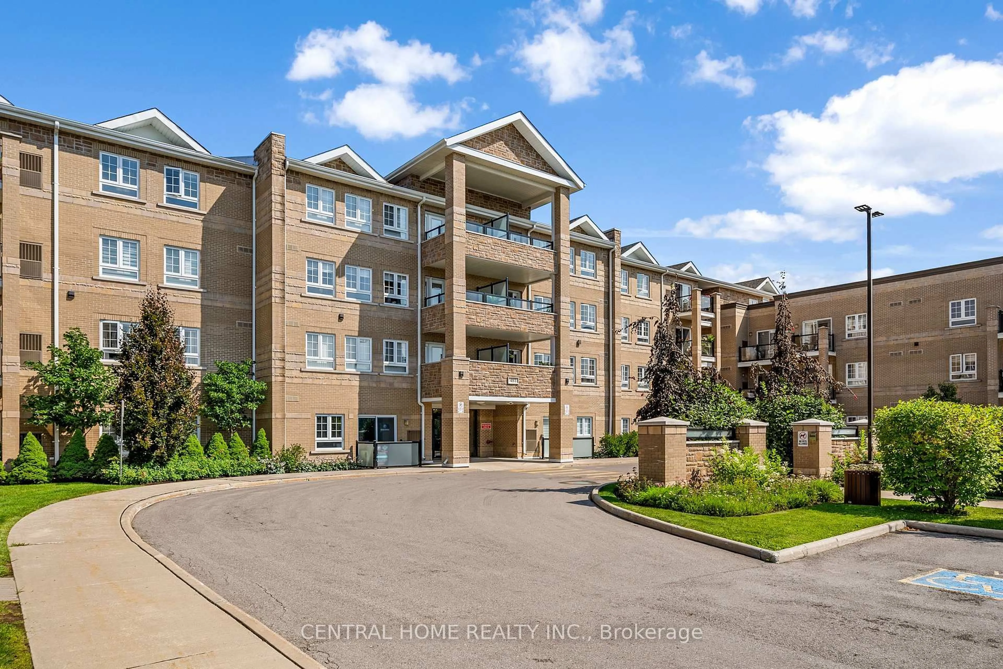 A pic from outside/outdoor area/front of a property/back of a property/a pic from drone, unknown for 481 Rupert Ave #224, Whitchurch-Stouffville Ontario L4A 1Y7