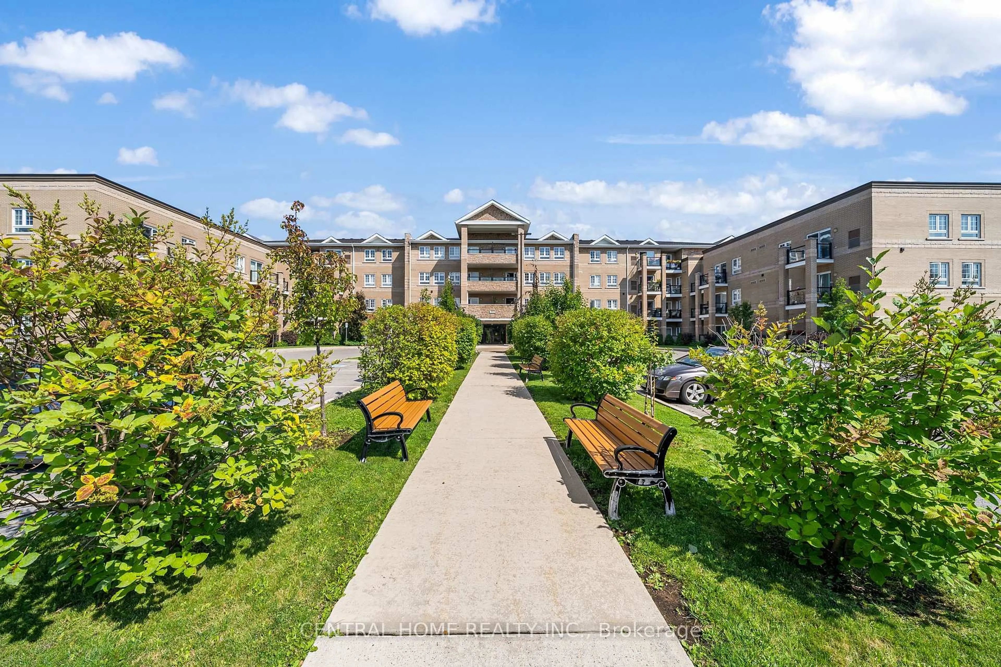 Patio, unknown for 481 Rupert Ave #224, Whitchurch-Stouffville Ontario L4A 1Y7