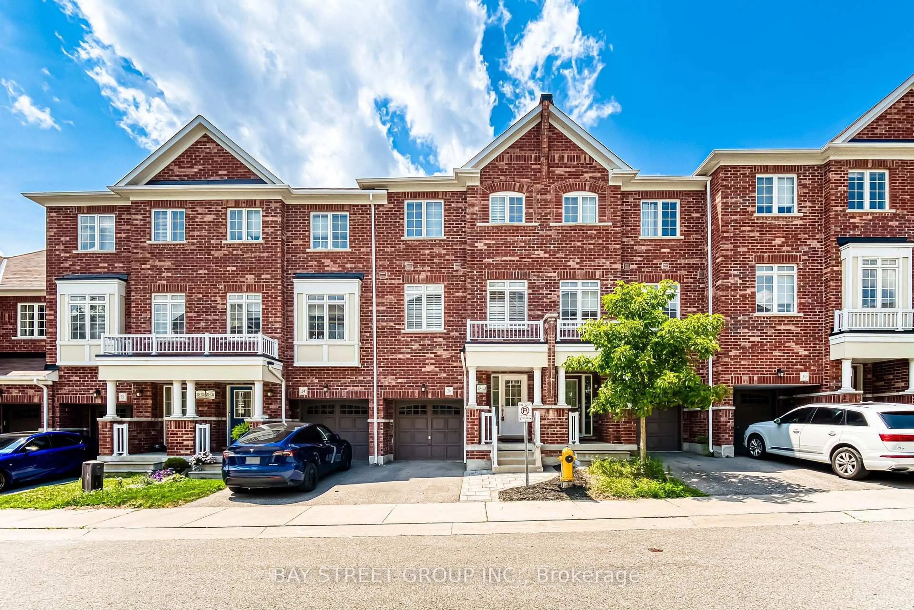 A pic from outside/outdoor area/front of a property/back of a property/a pic from drone, street for 26 Fanny Grove Way, Markham Ontario L6E 0T6