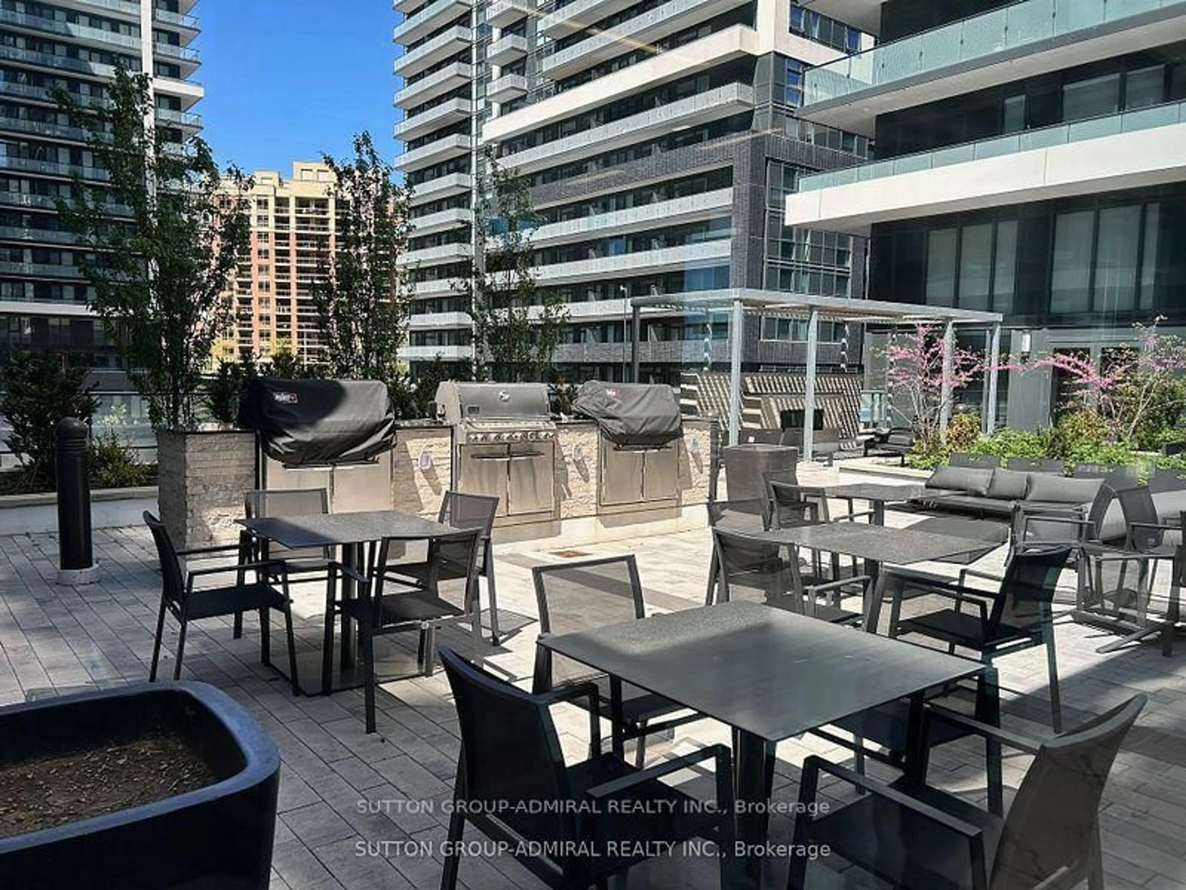 Patio, unknown for 95 Oneida Cres #1406, Richmond Hill Ontario L4B 0H5